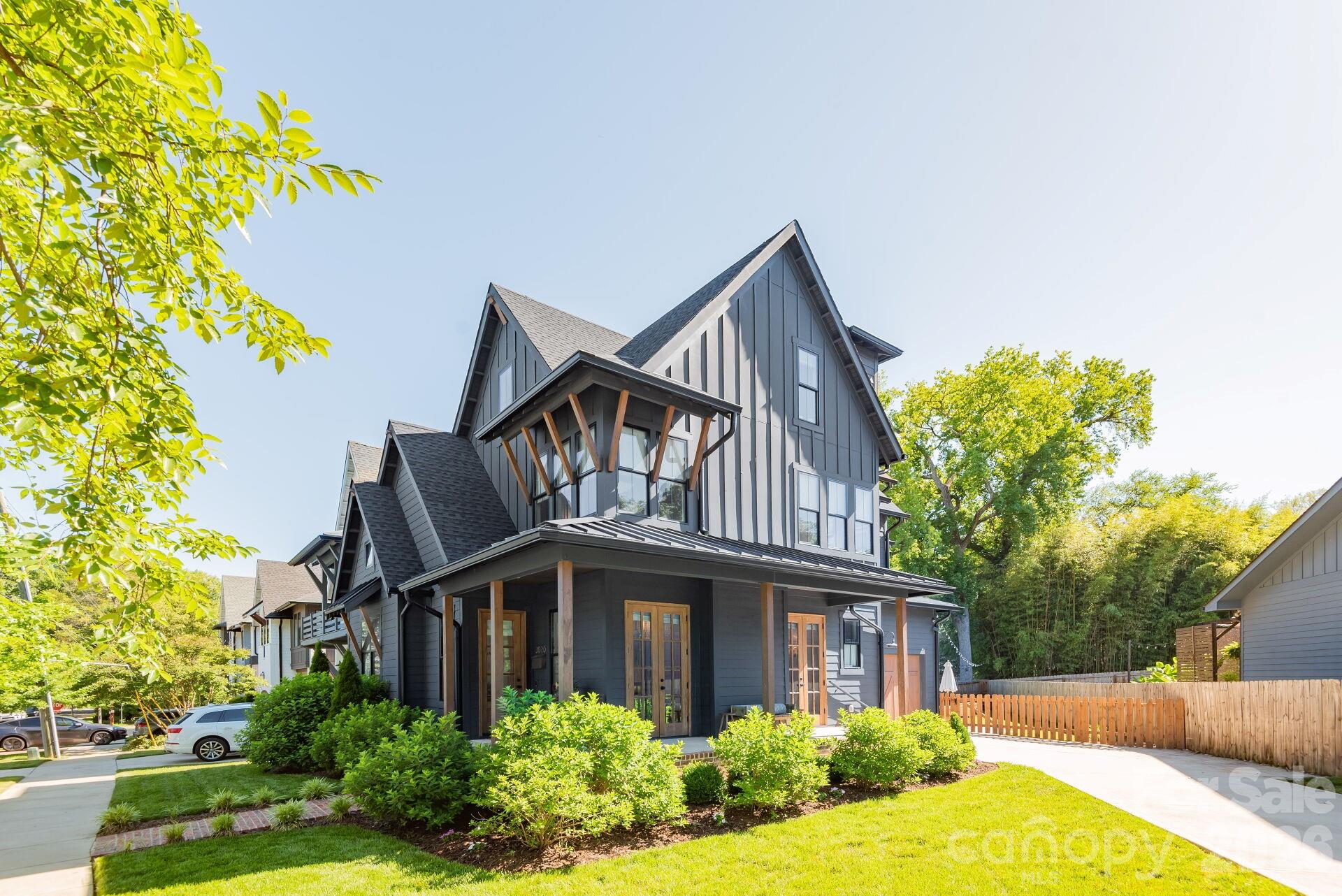 3020 Whiting Avenue — Charlotte