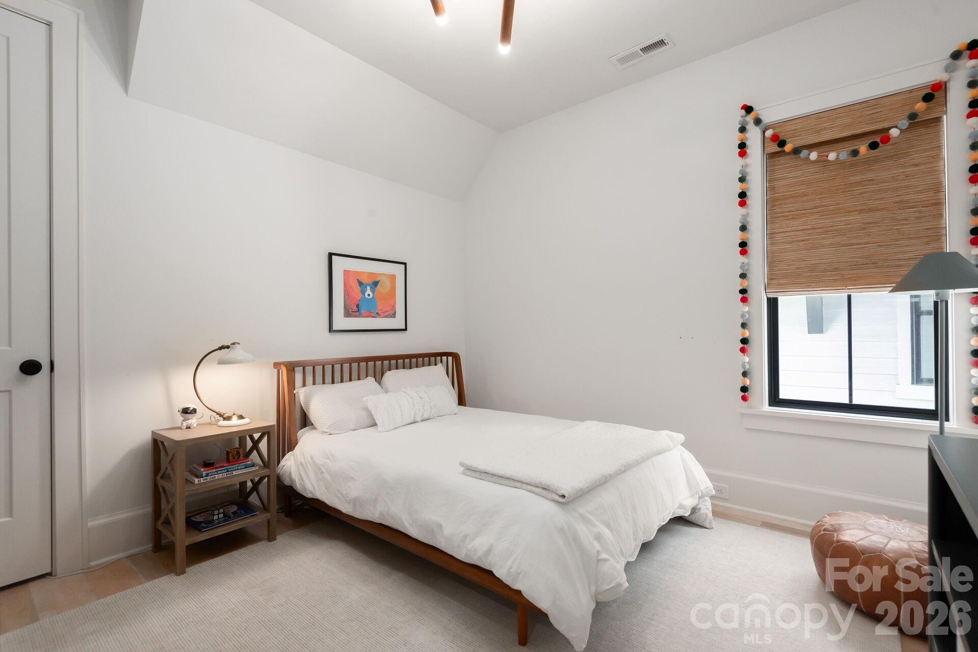 3020 Whiting Avenue — Charlotte
