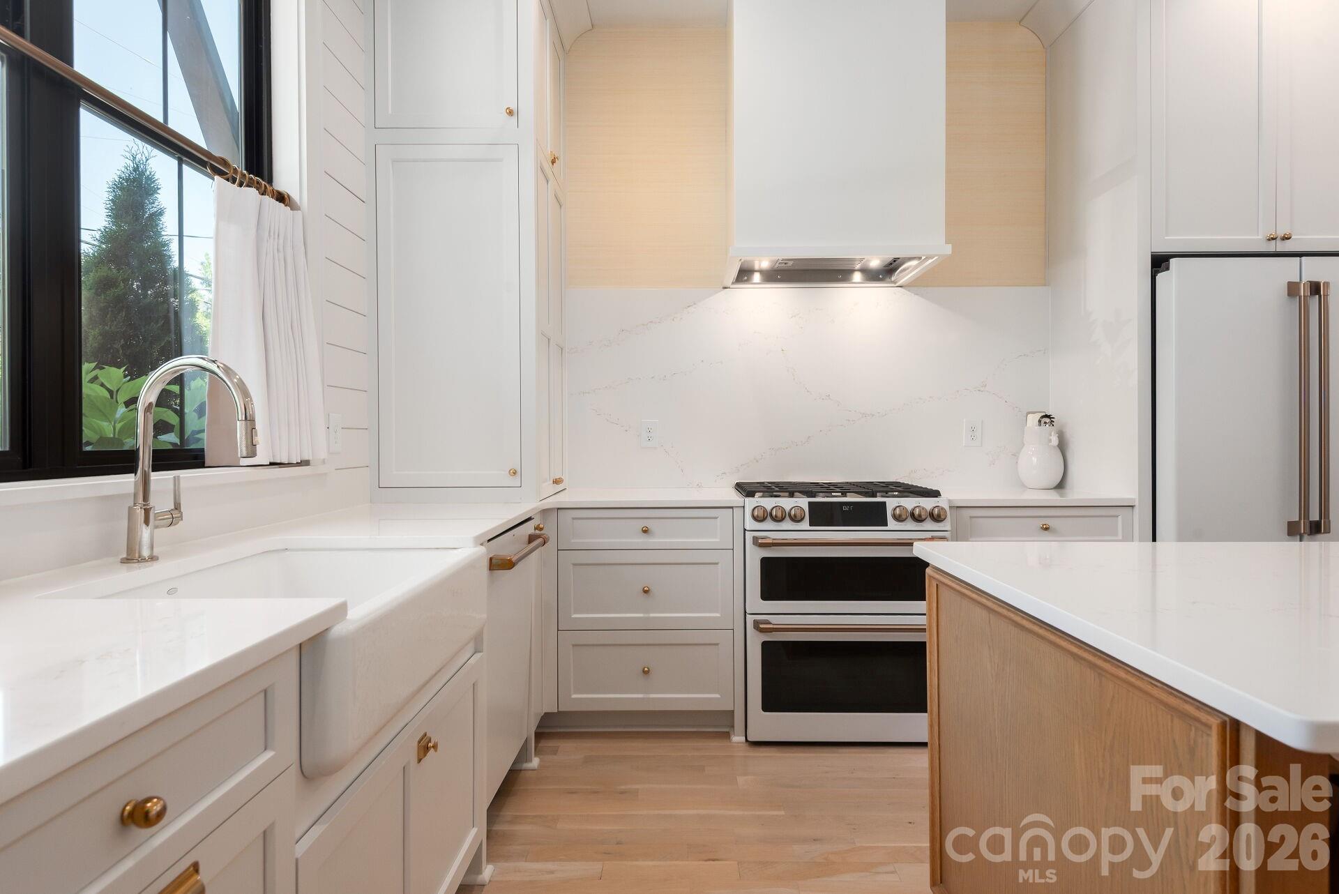 3020 Whiting Avenue — Charlotte