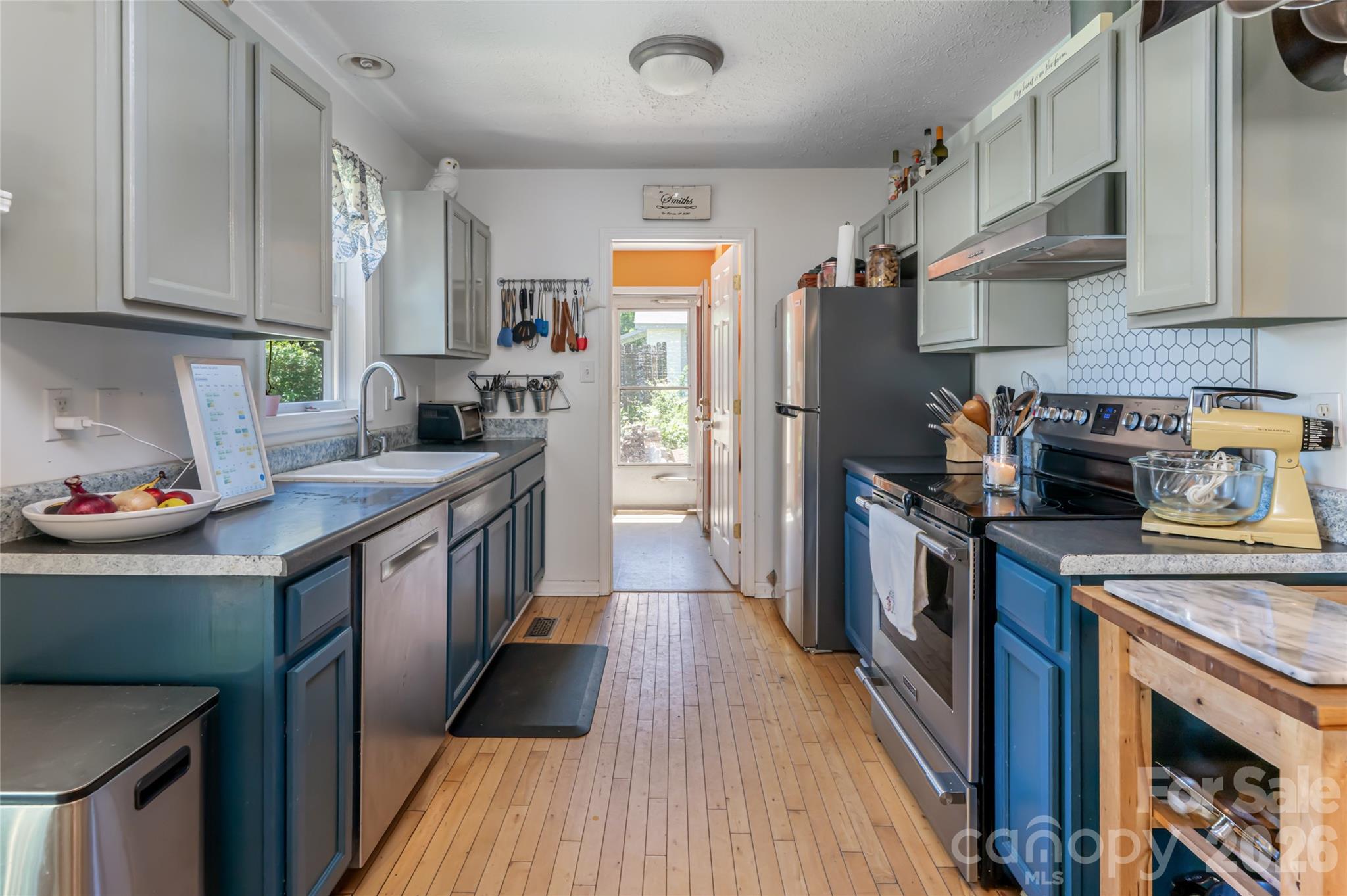 339 Hi Alta Avenue — Asheville