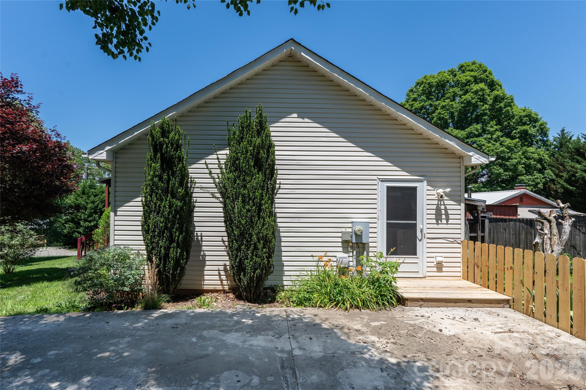 339 Hi Alta Avenue — Asheville
