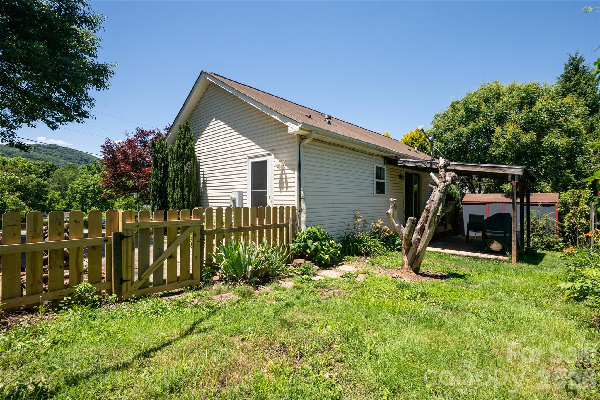 339 Hi Alta Avenue — Asheville