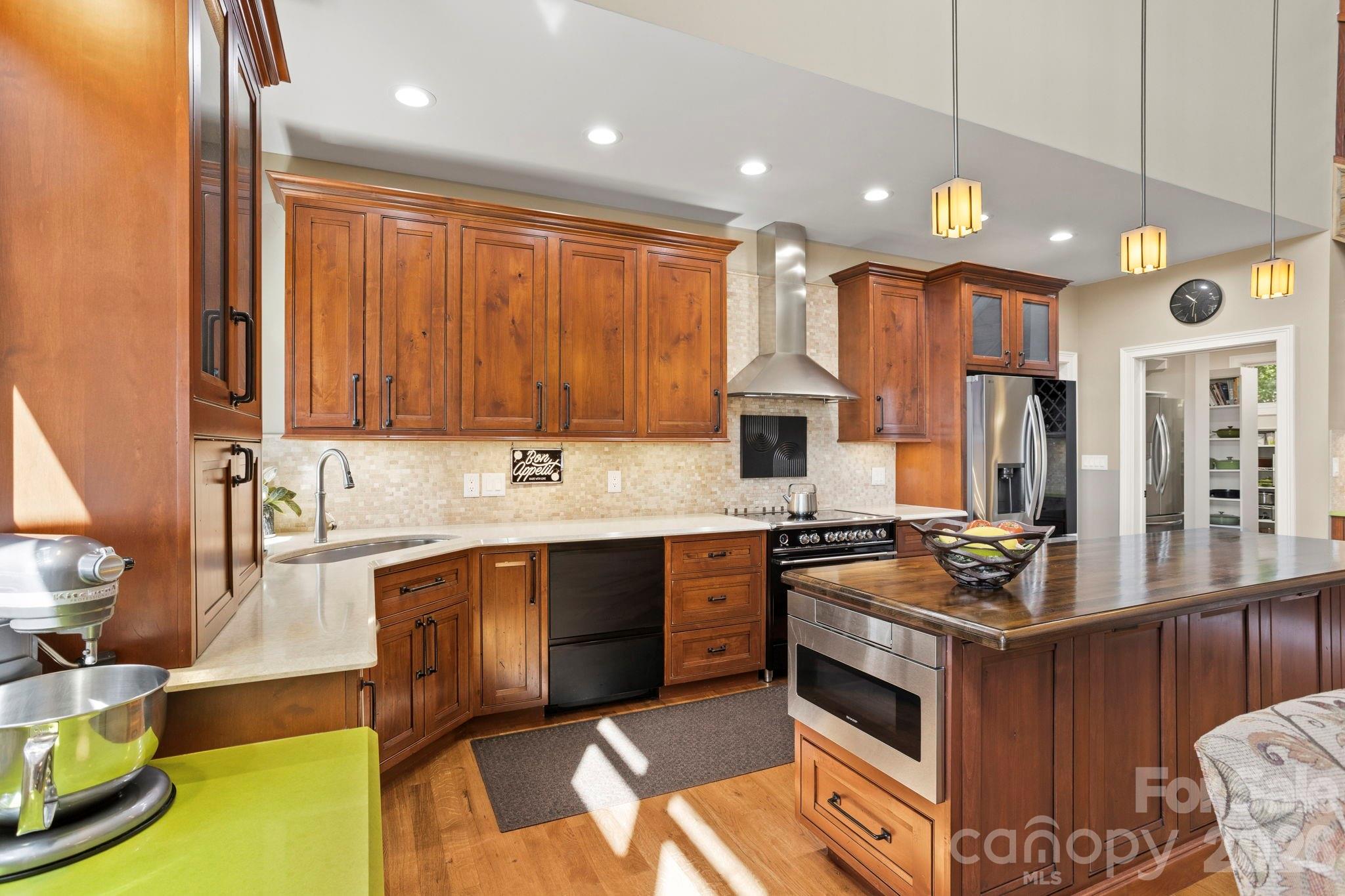 426 Eagle Ridge Road — Zirconia