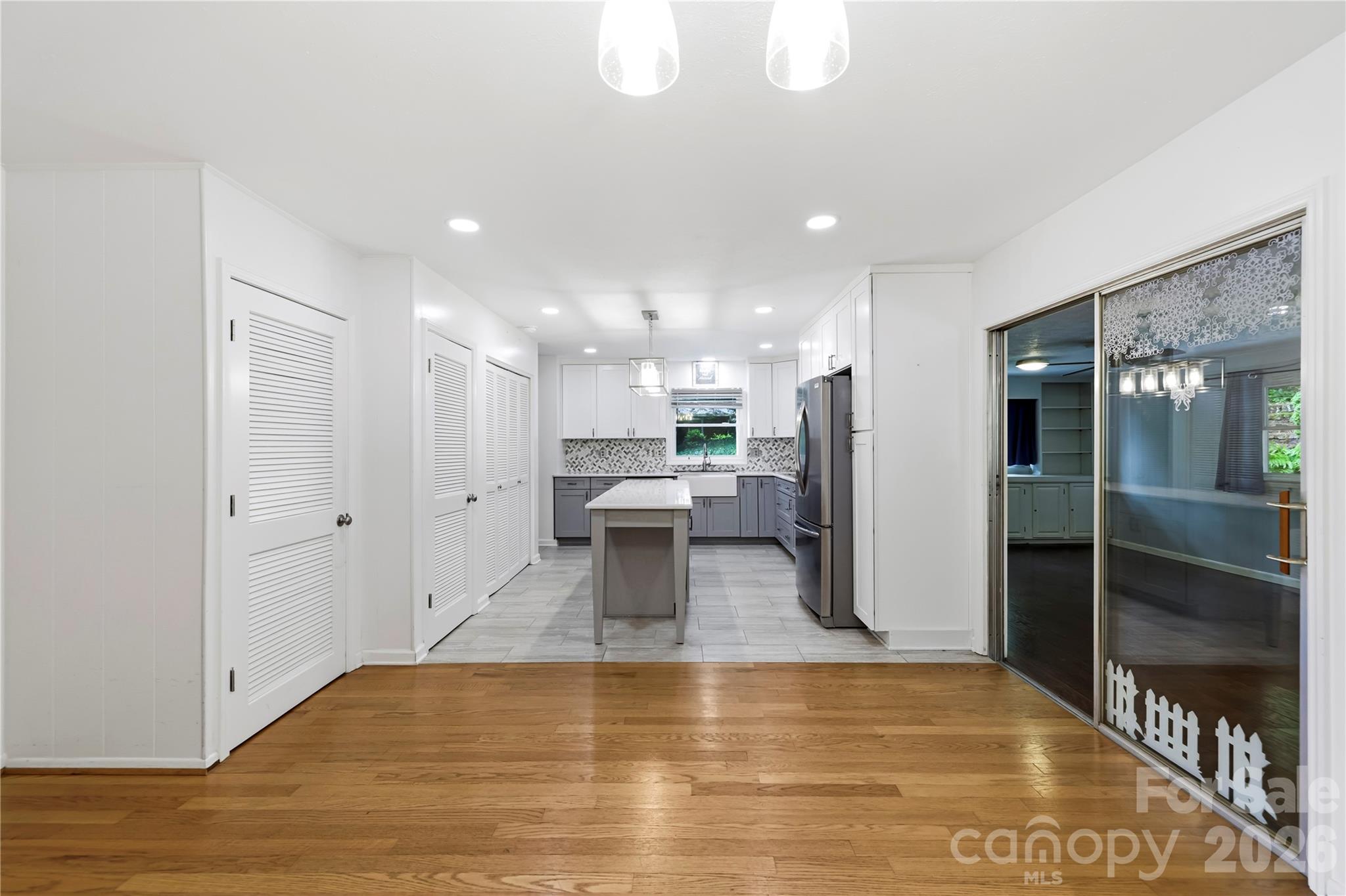 421 Comet Drive — Hendersonville