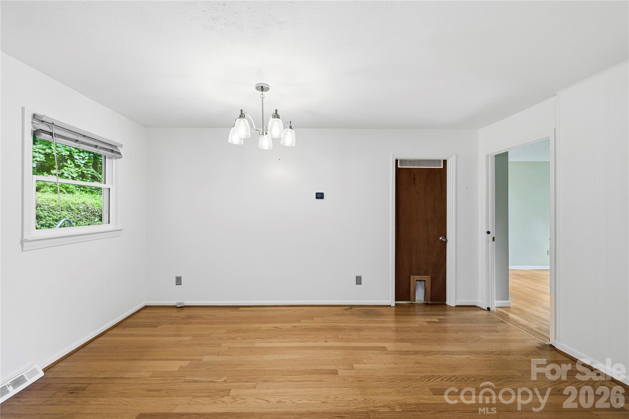 421 Comet Drive — Hendersonville
