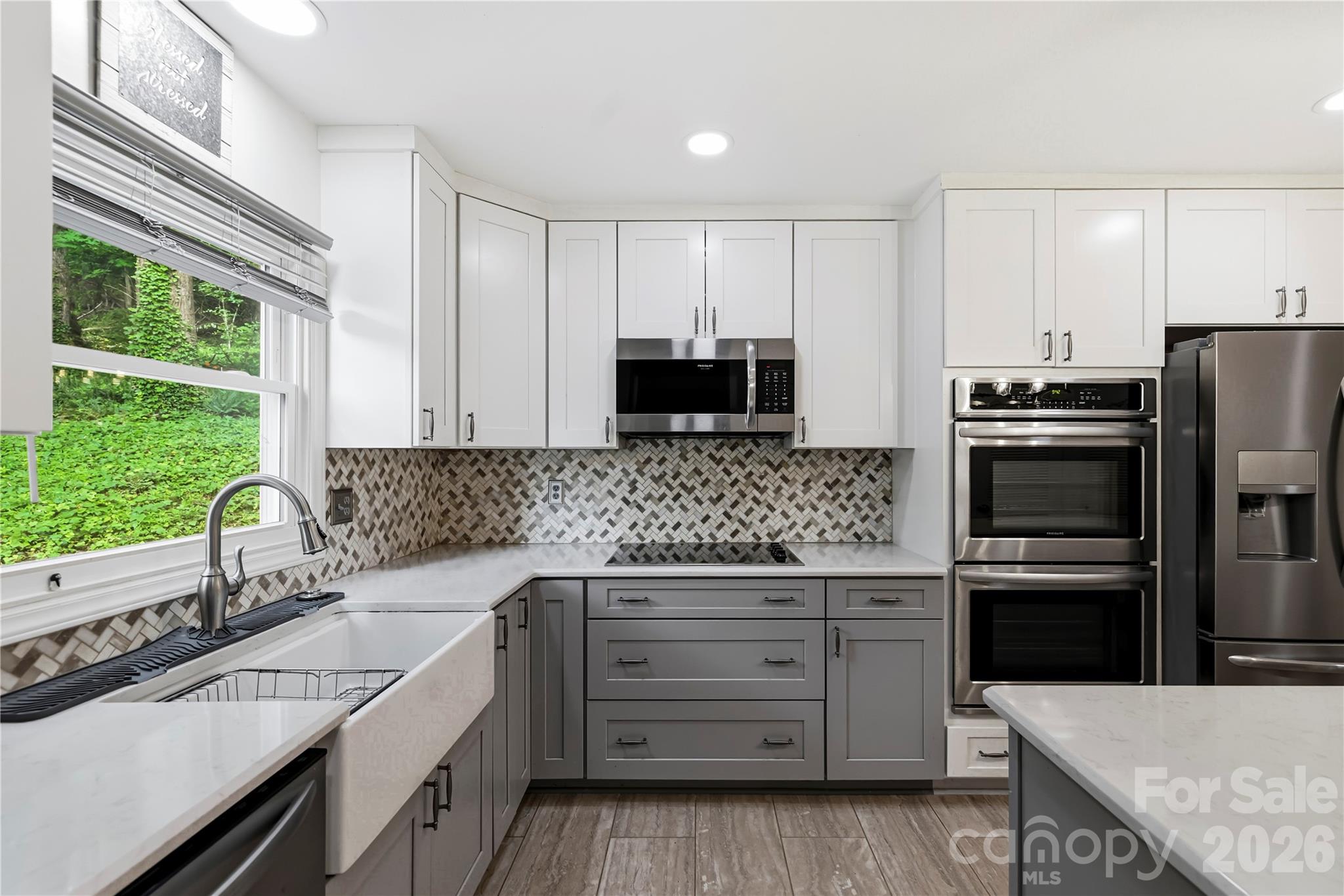 421 Comet Drive — Hendersonville