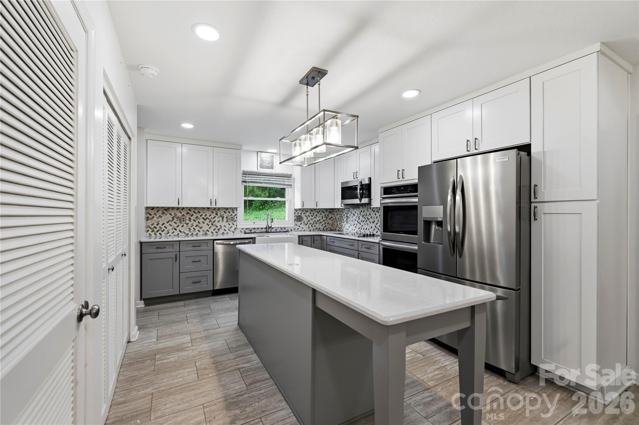 421 Comet Drive — Hendersonville