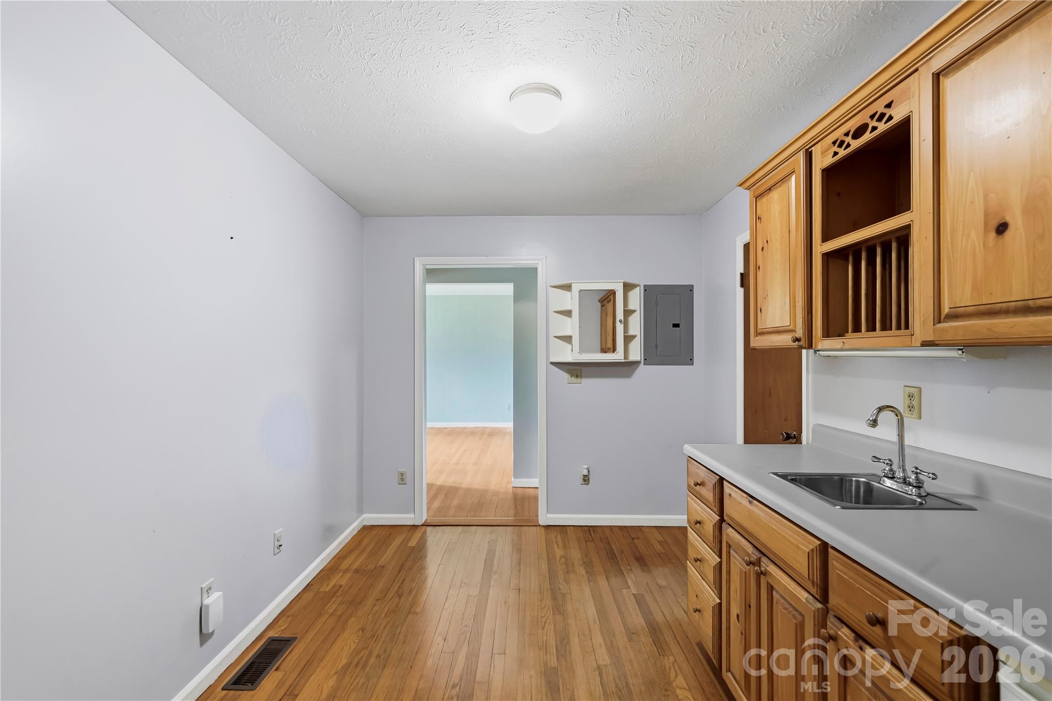 421 Comet Drive — Hendersonville