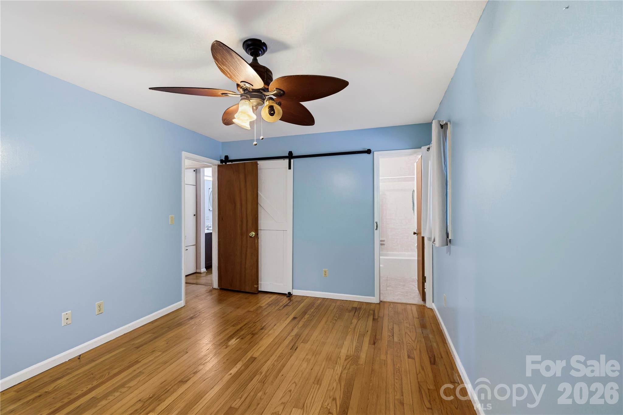 421 Comet Drive — Hendersonville