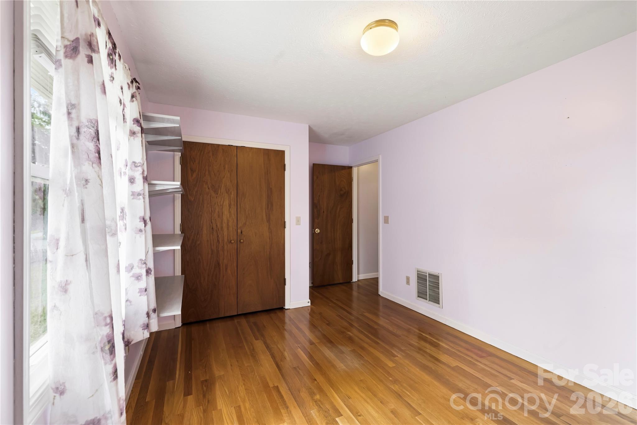 421 Comet Drive — Hendersonville