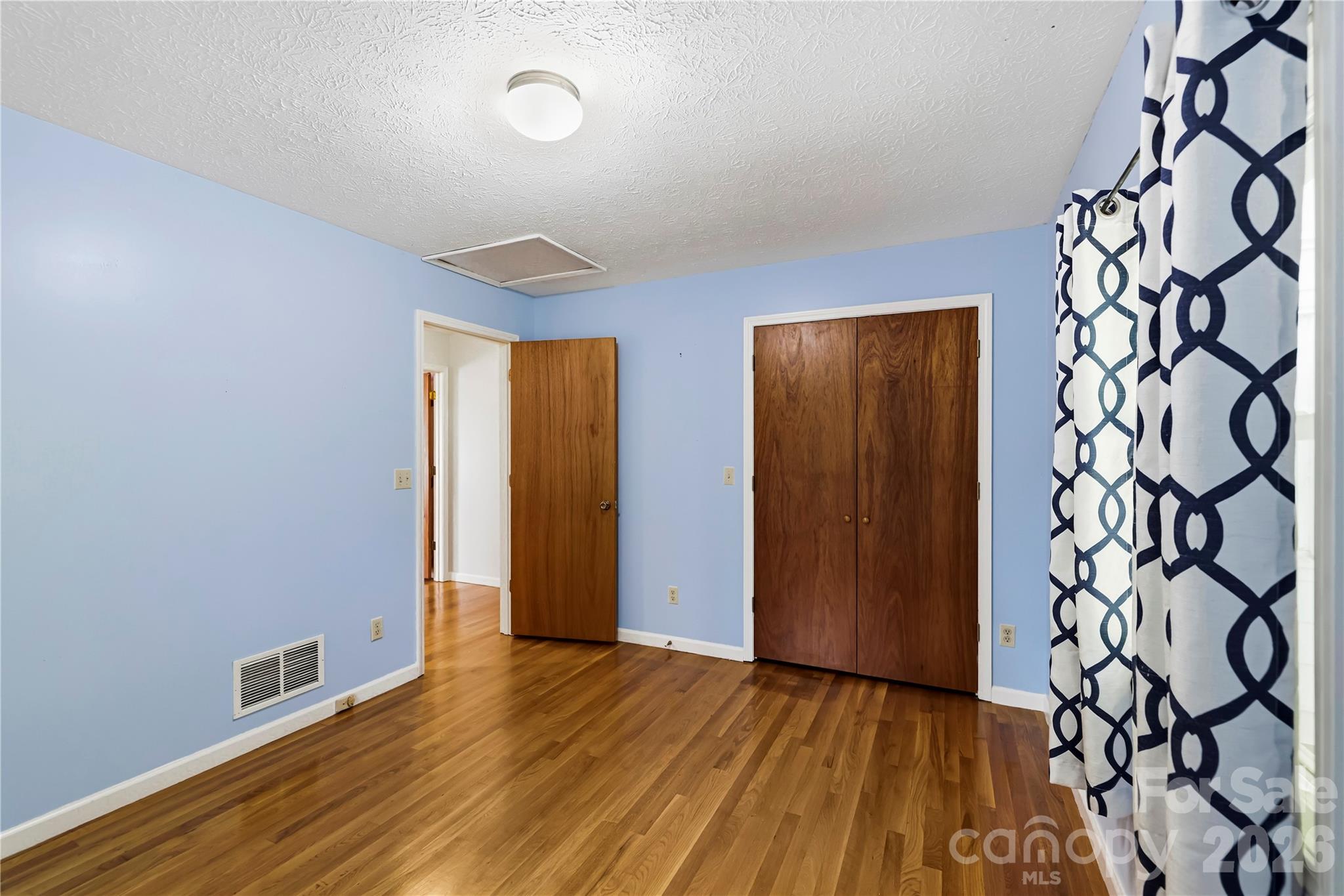 421 Comet Drive — Hendersonville