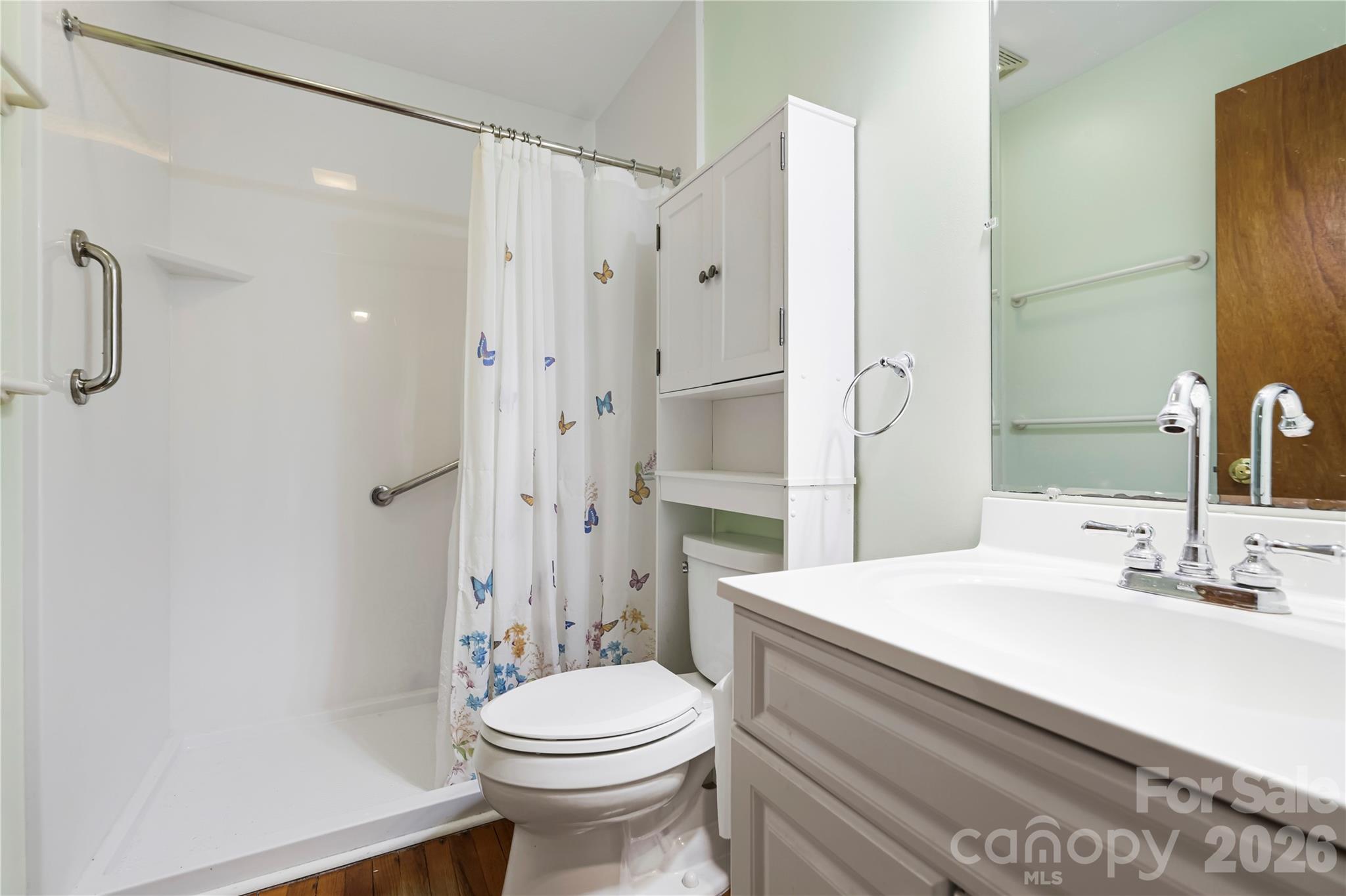 421 Comet Drive — Hendersonville