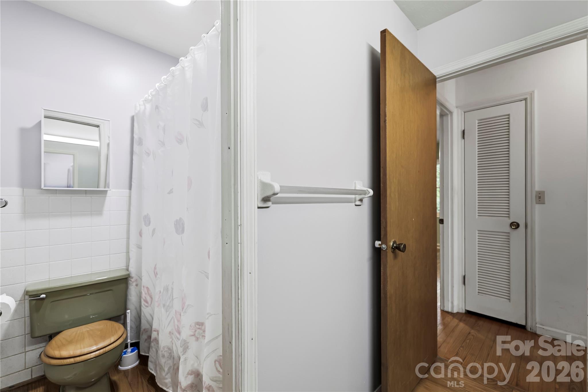 421 Comet Drive — Hendersonville