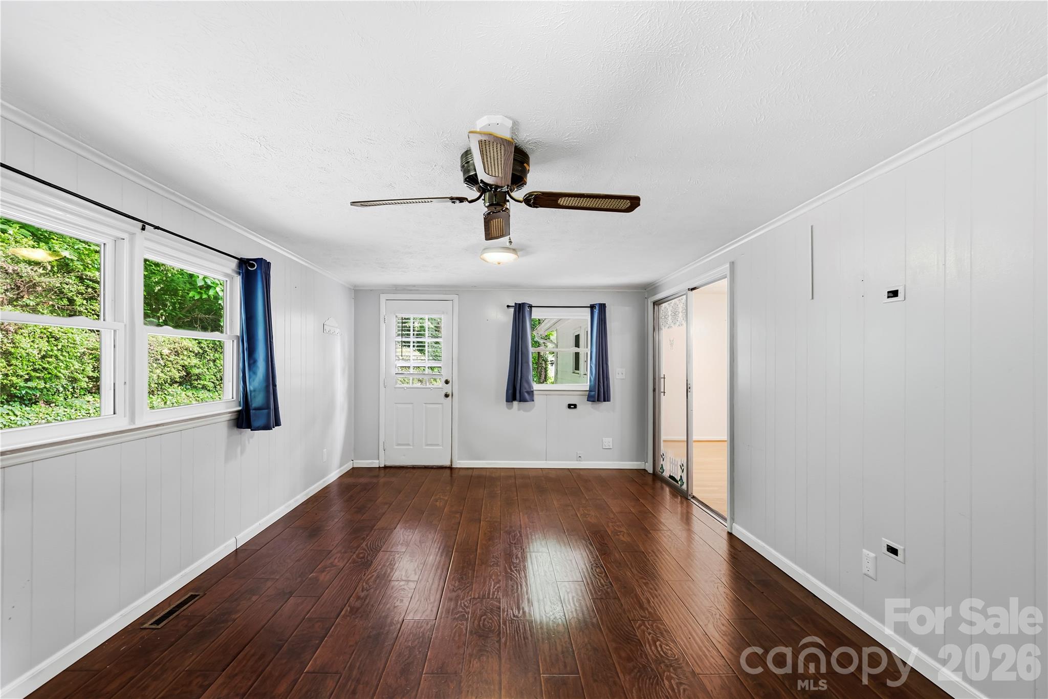 421 Comet Drive — Hendersonville