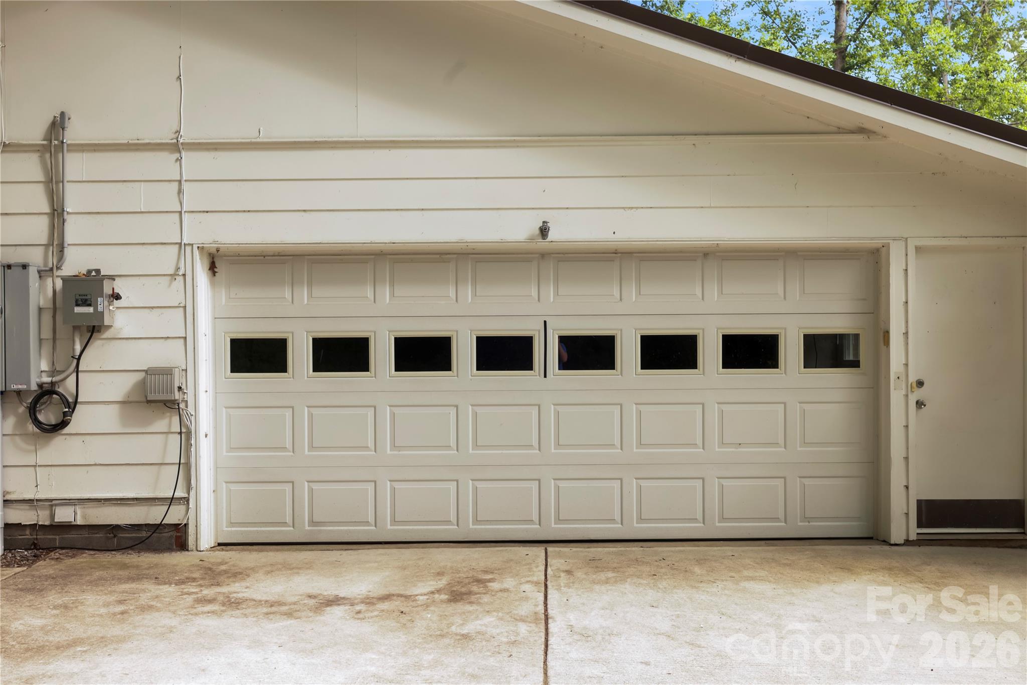 421 Comet Drive — Hendersonville