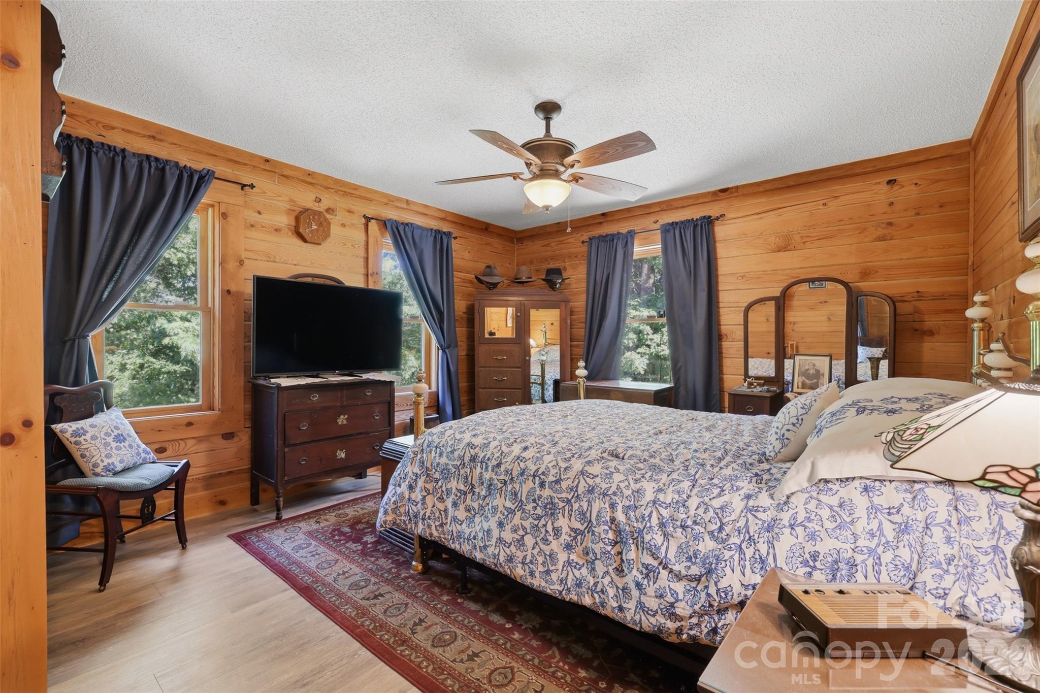 6389 Hwy 64/90 Highway W — Taylorsville