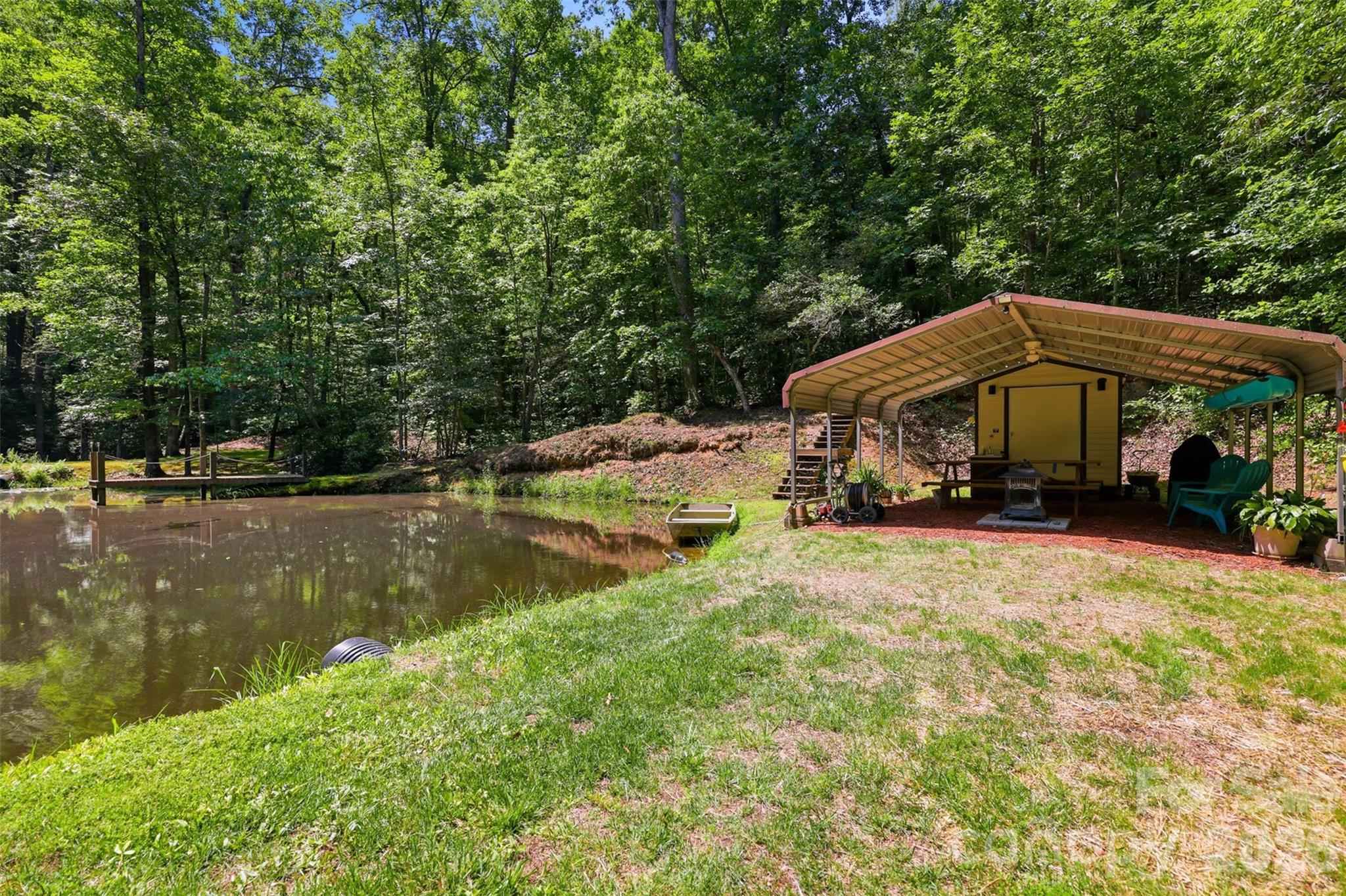 6389 Hwy 64/90 Highway W — Taylorsville