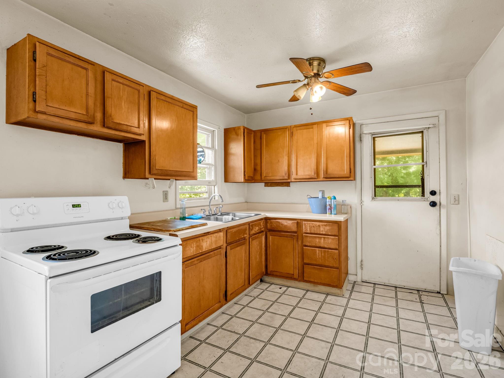 135 Jordan Road — Swannanoa