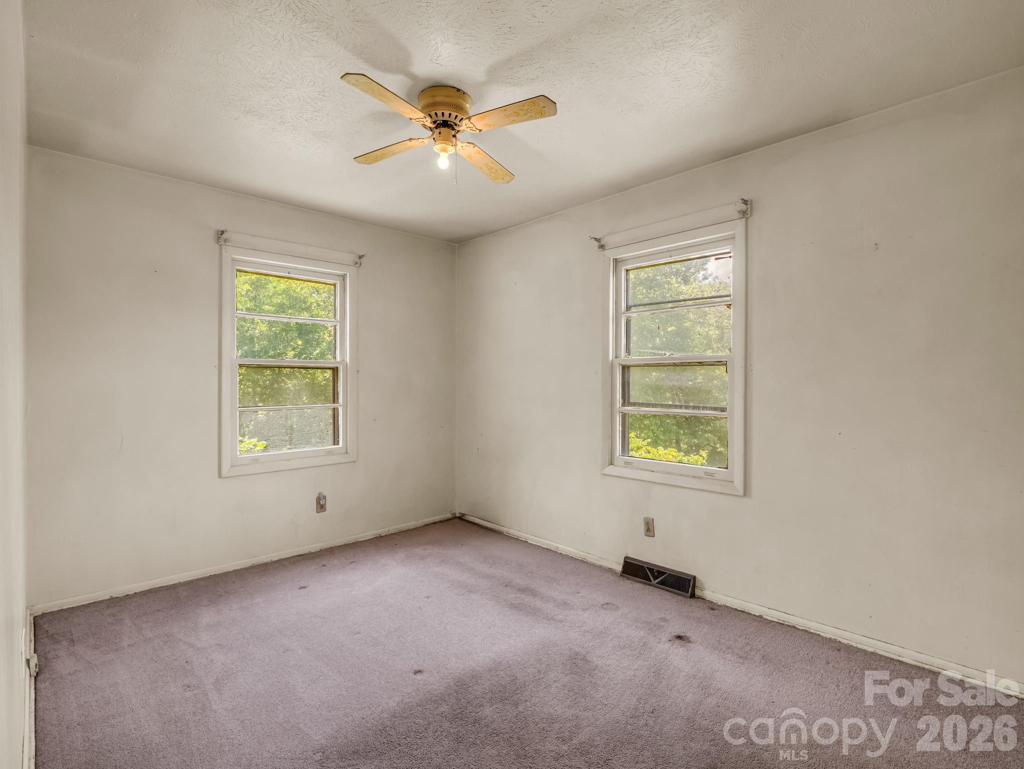 135 Jordan Road — Swannanoa