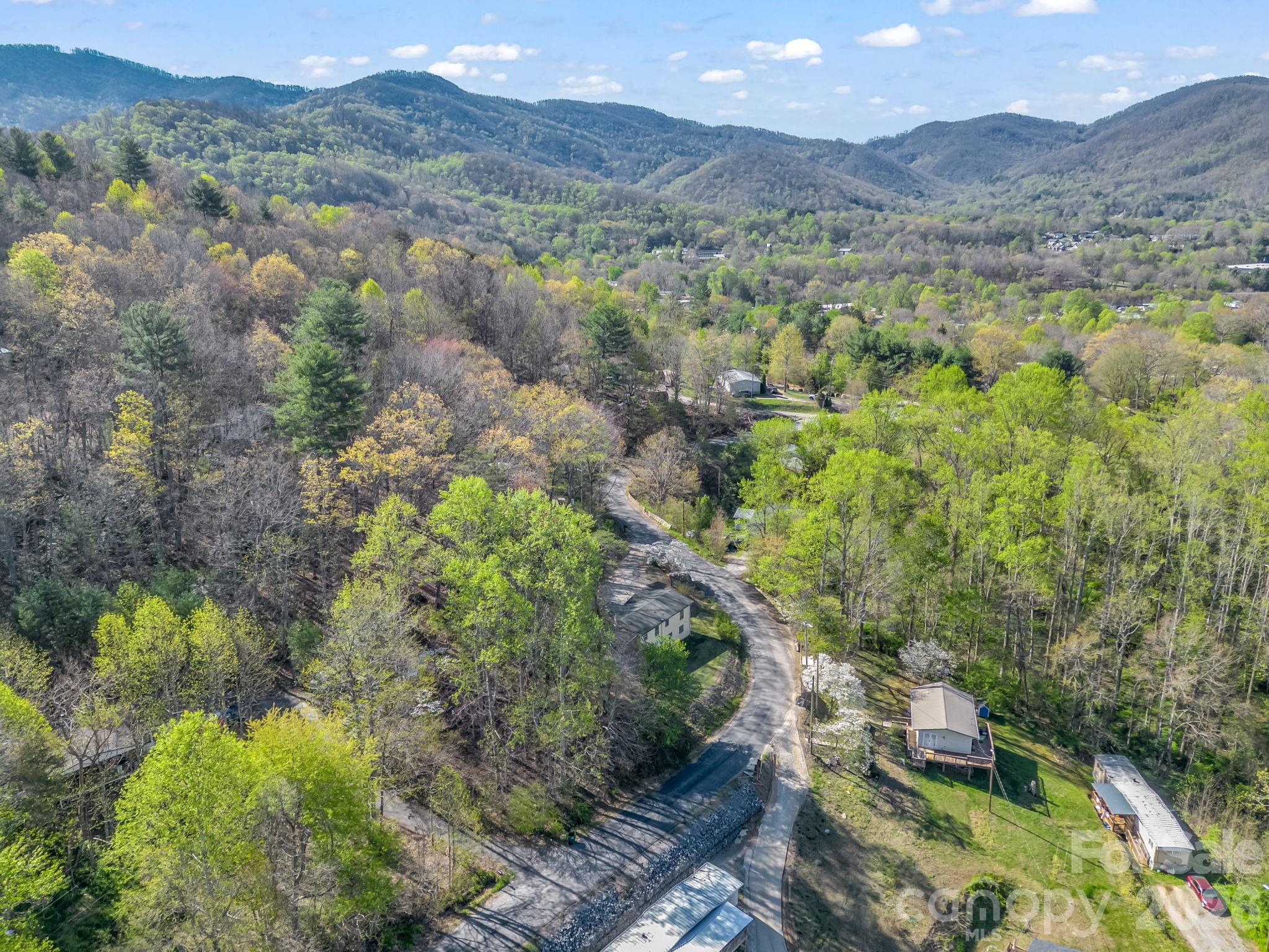 135 Jordan Road — Swannanoa