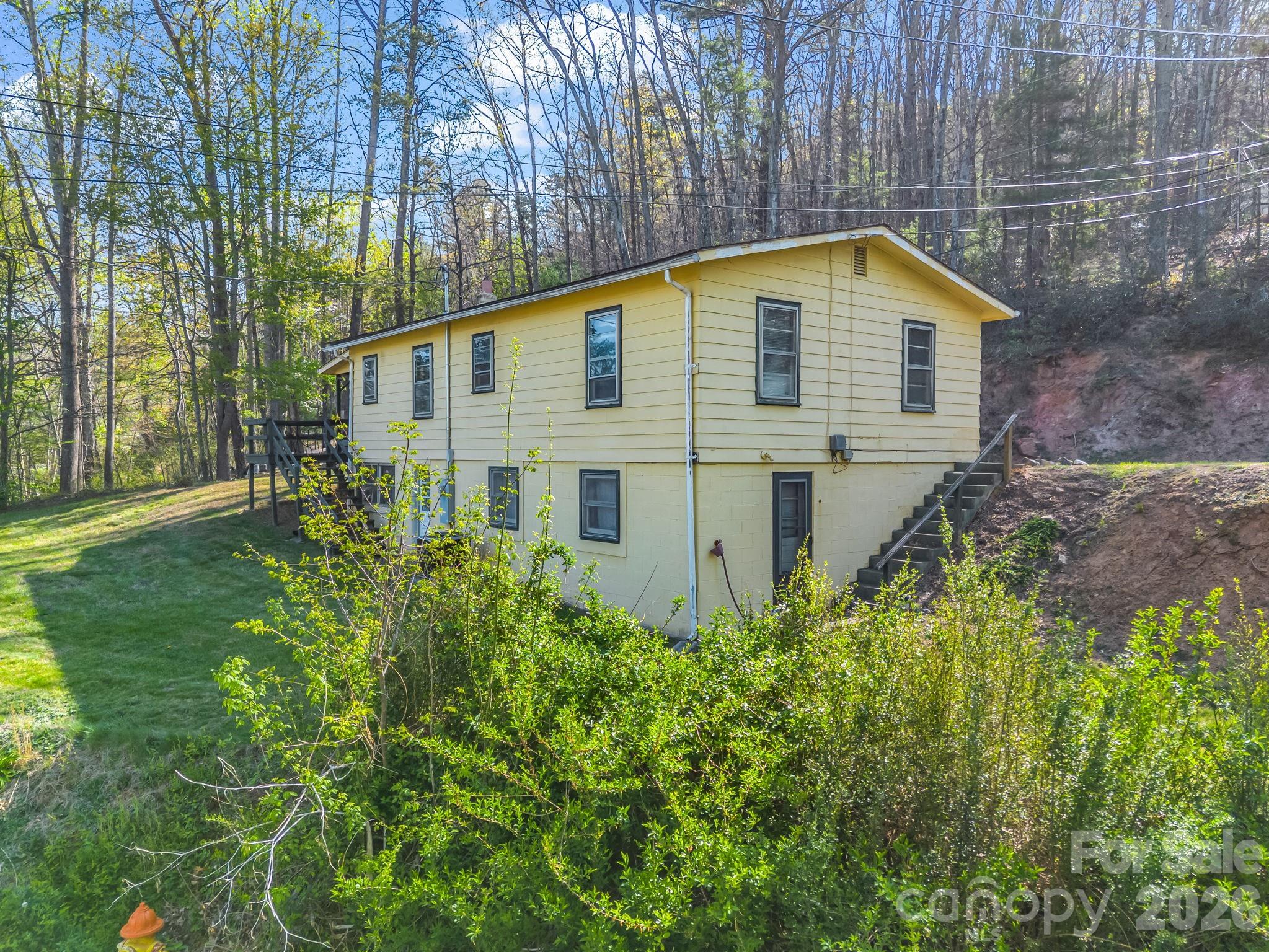 135 Jordan Road — Swannanoa