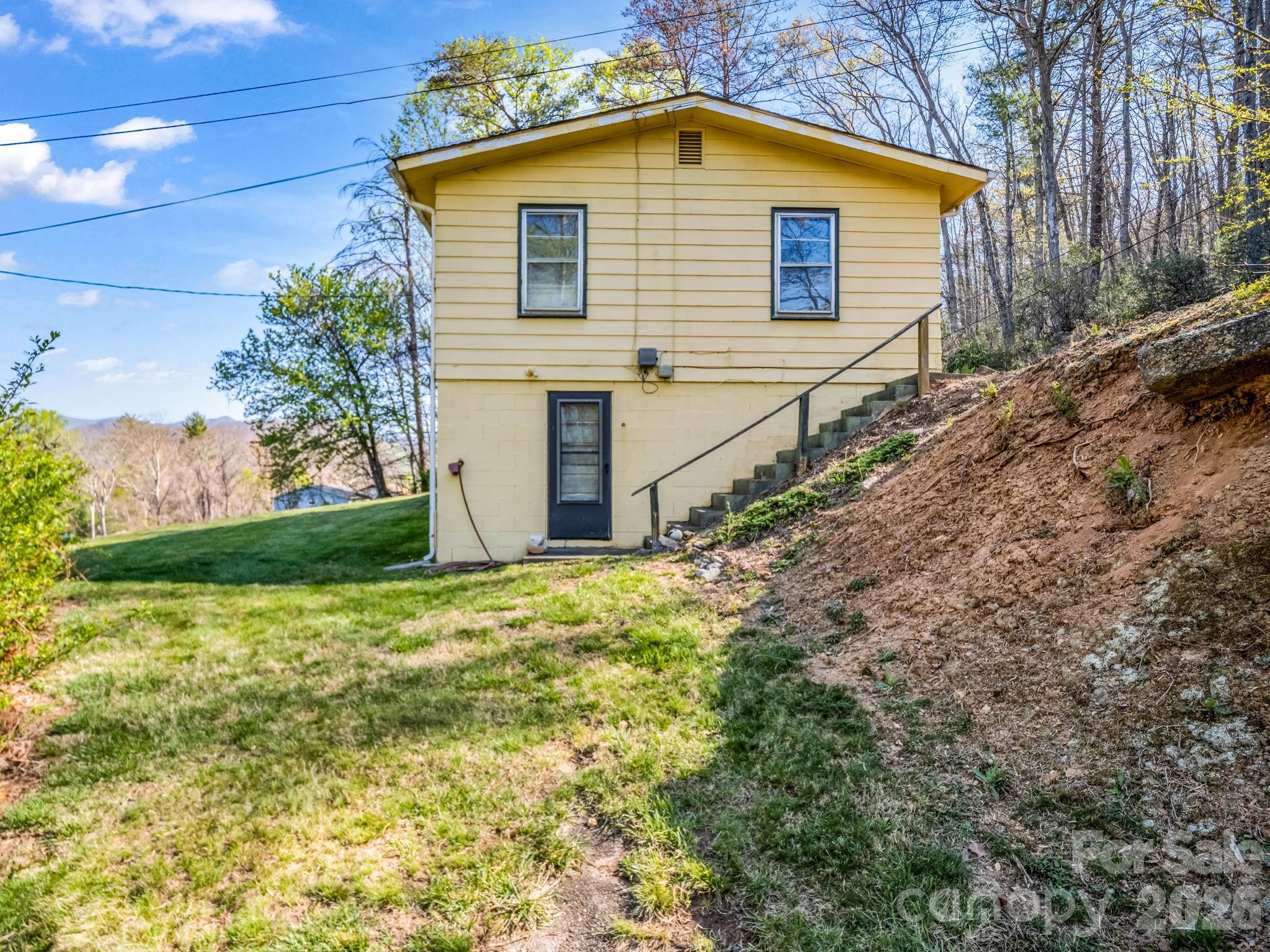 135 Jordan Road — Swannanoa
