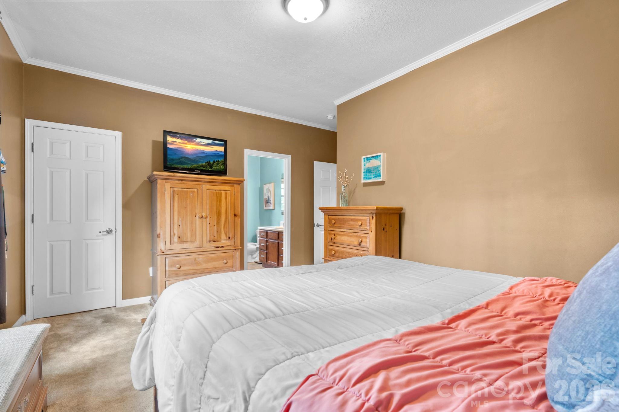 163 Longview Drive — Hendersonville