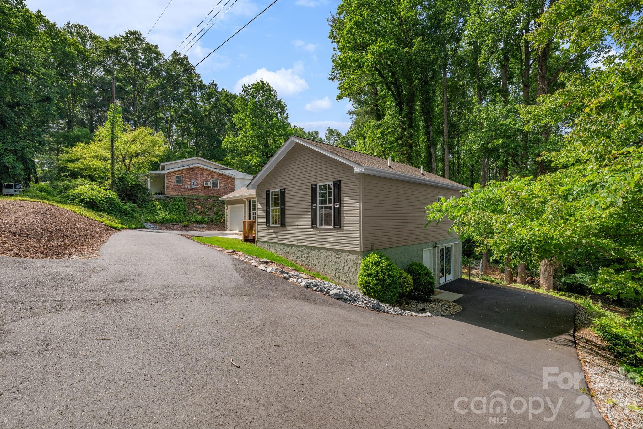 163 Longview Drive — Hendersonville