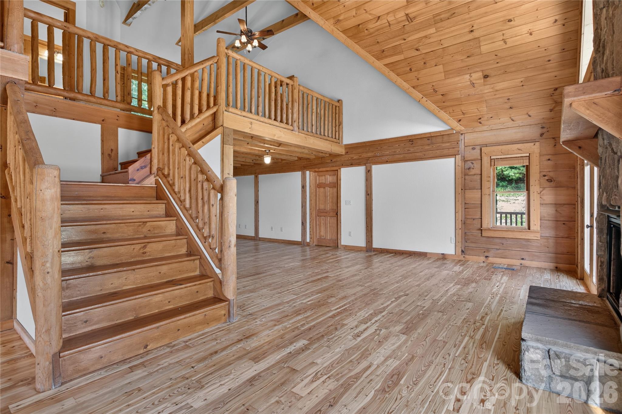 335 Whites Lake Boulevard — Saluda
