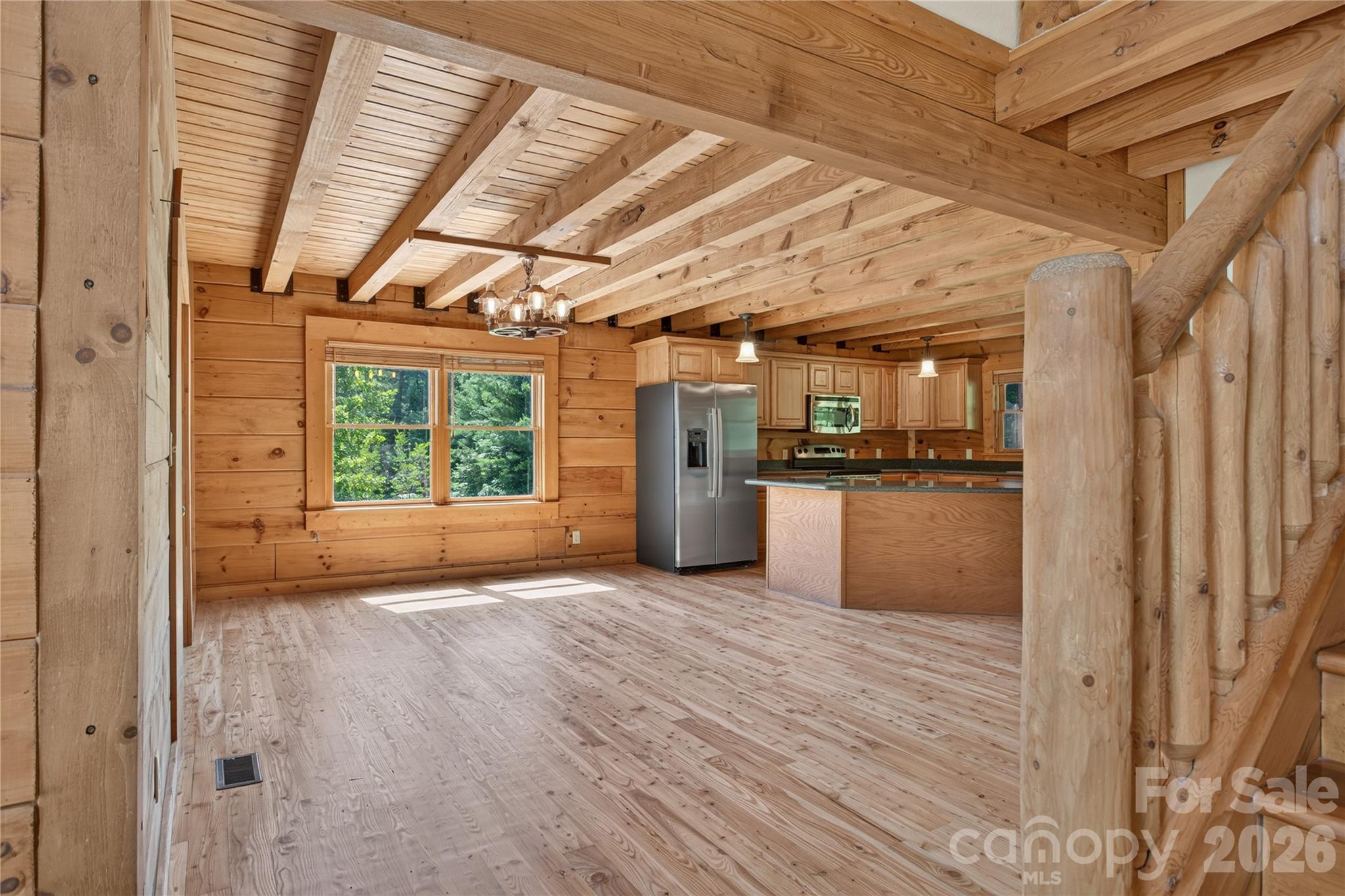 335 Whites Lake Boulevard — Saluda
