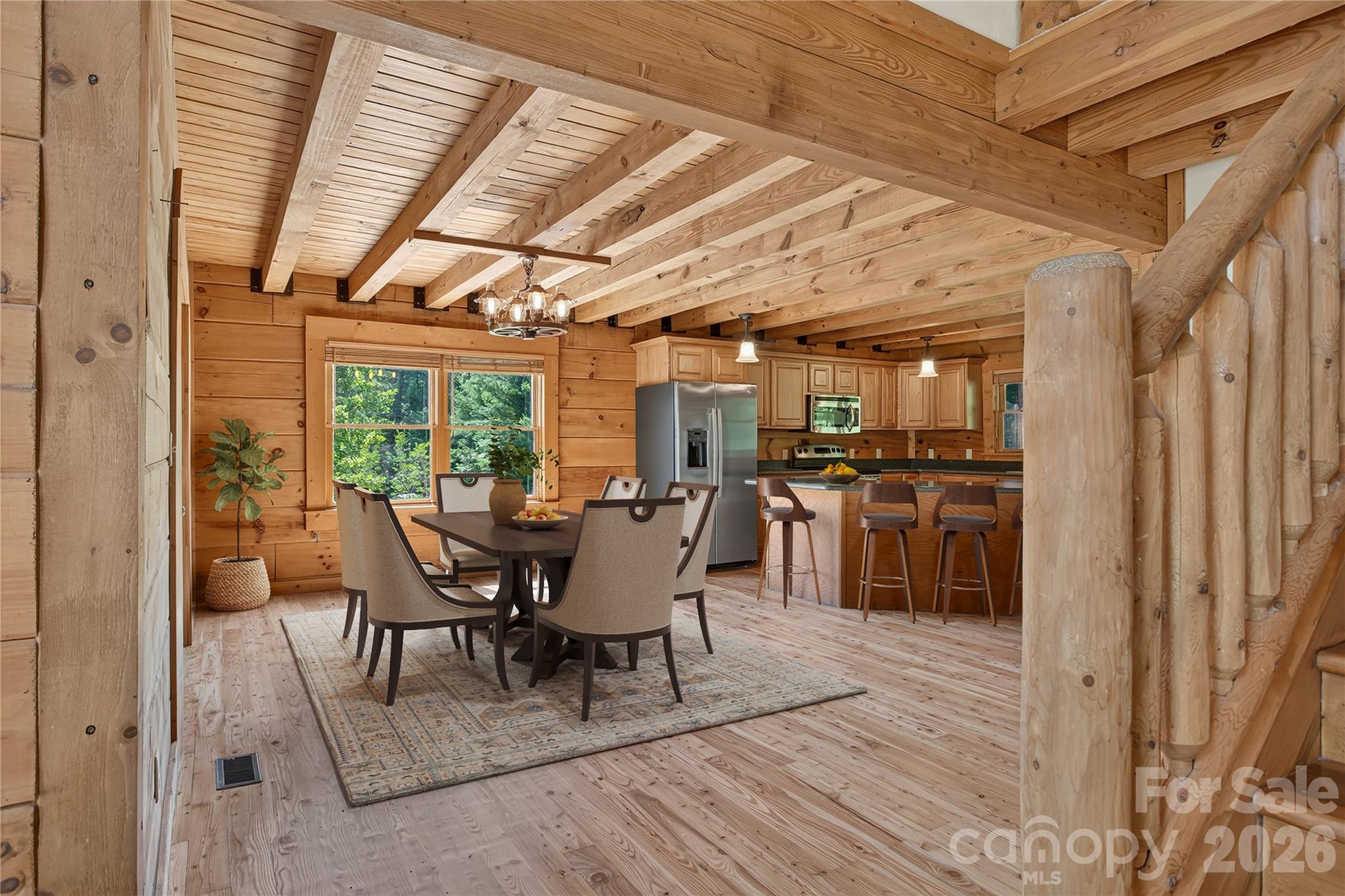 335 Whites Lake Boulevard — Saluda