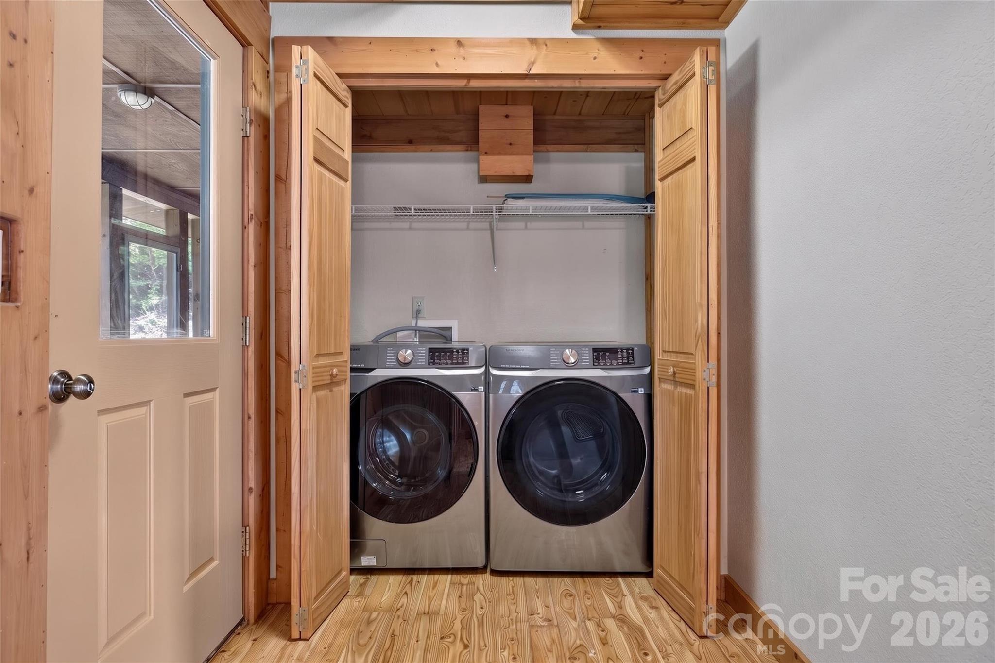 335 Whites Lake Boulevard — Saluda