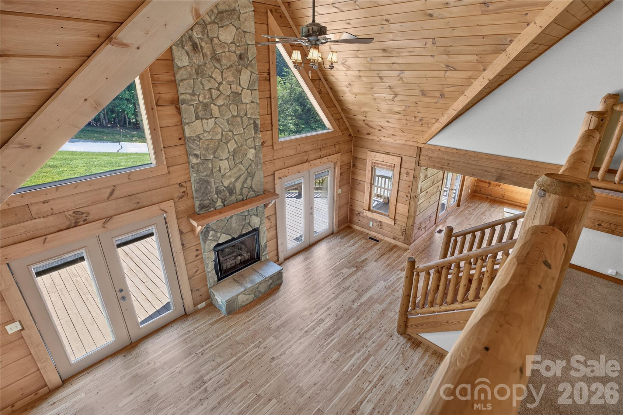 335 Whites Lake Boulevard — Saluda