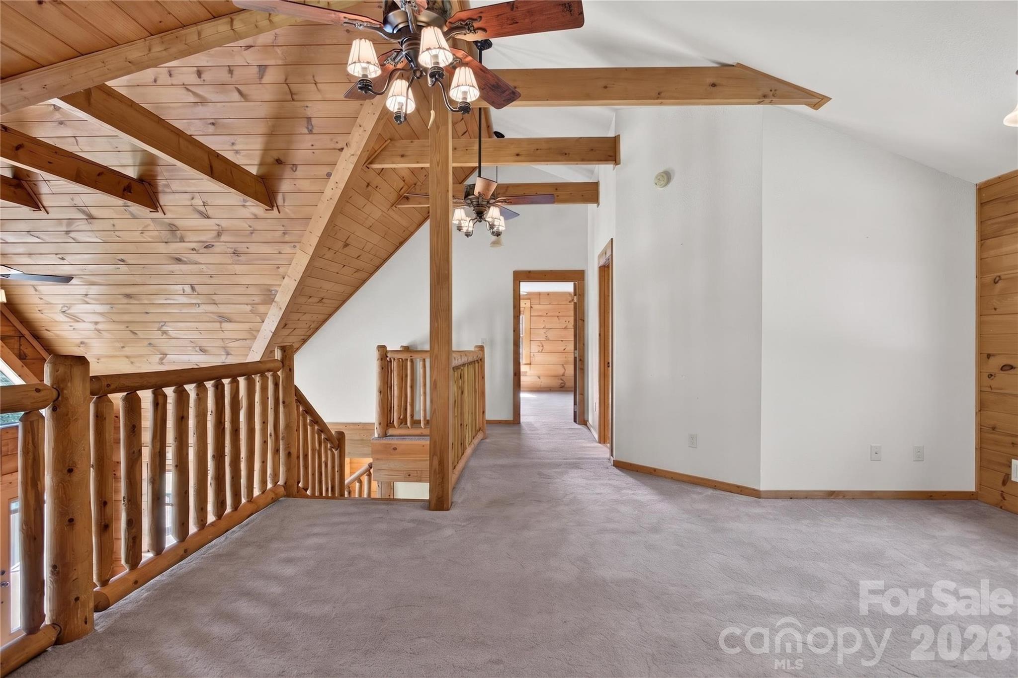 335 Whites Lake Boulevard — Saluda