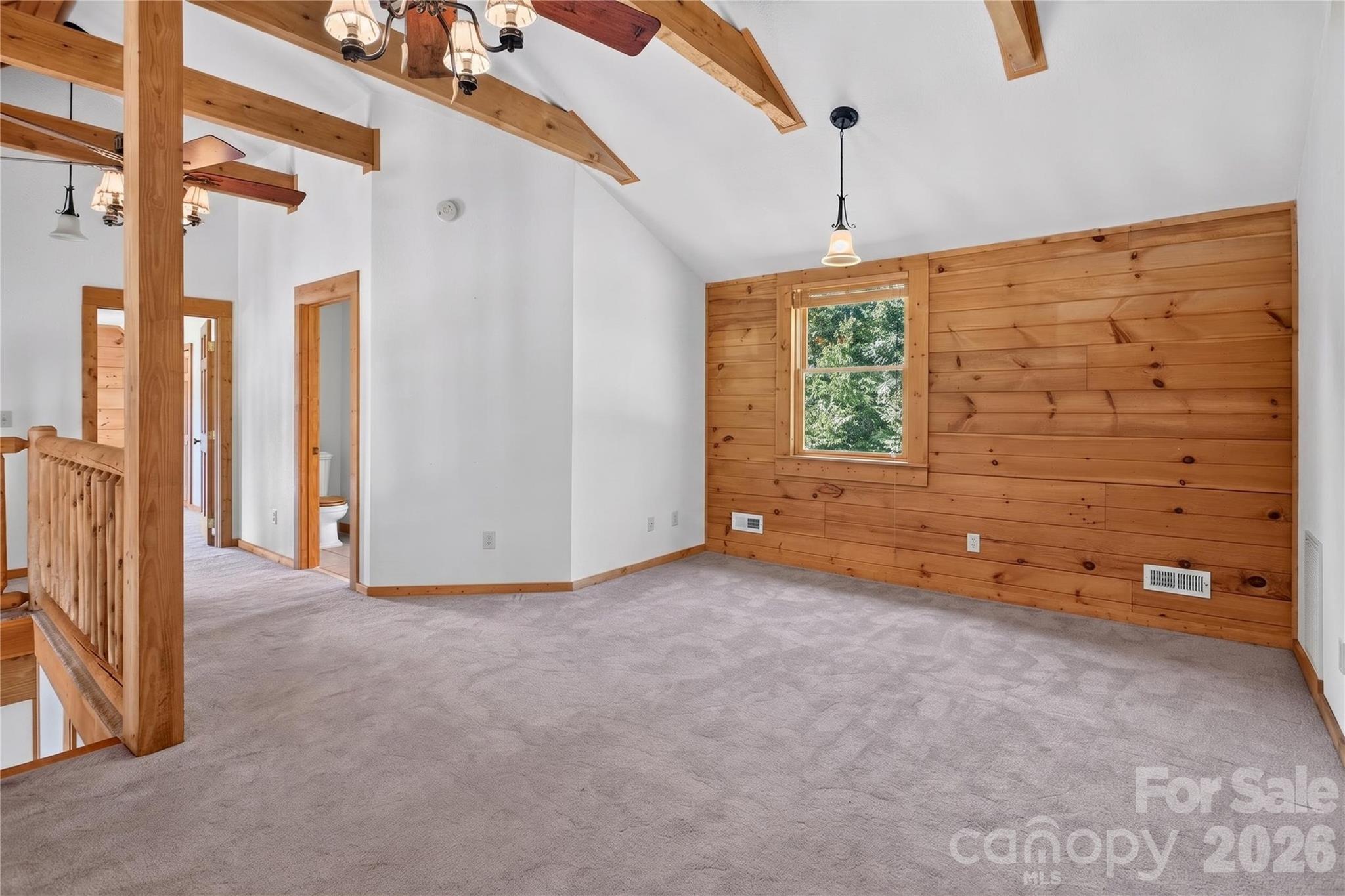 335 Whites Lake Boulevard — Saluda