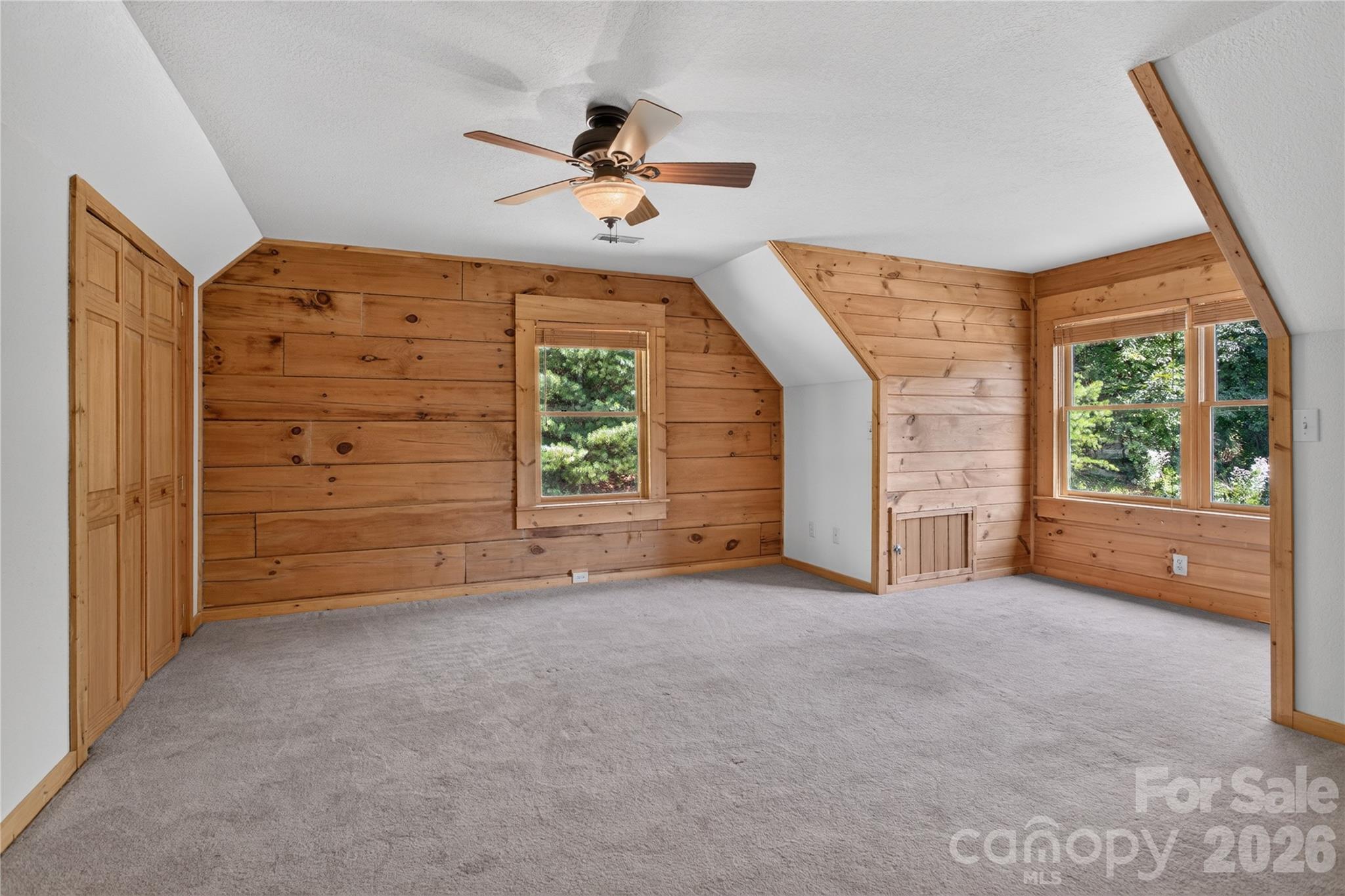 335 Whites Lake Boulevard — Saluda
