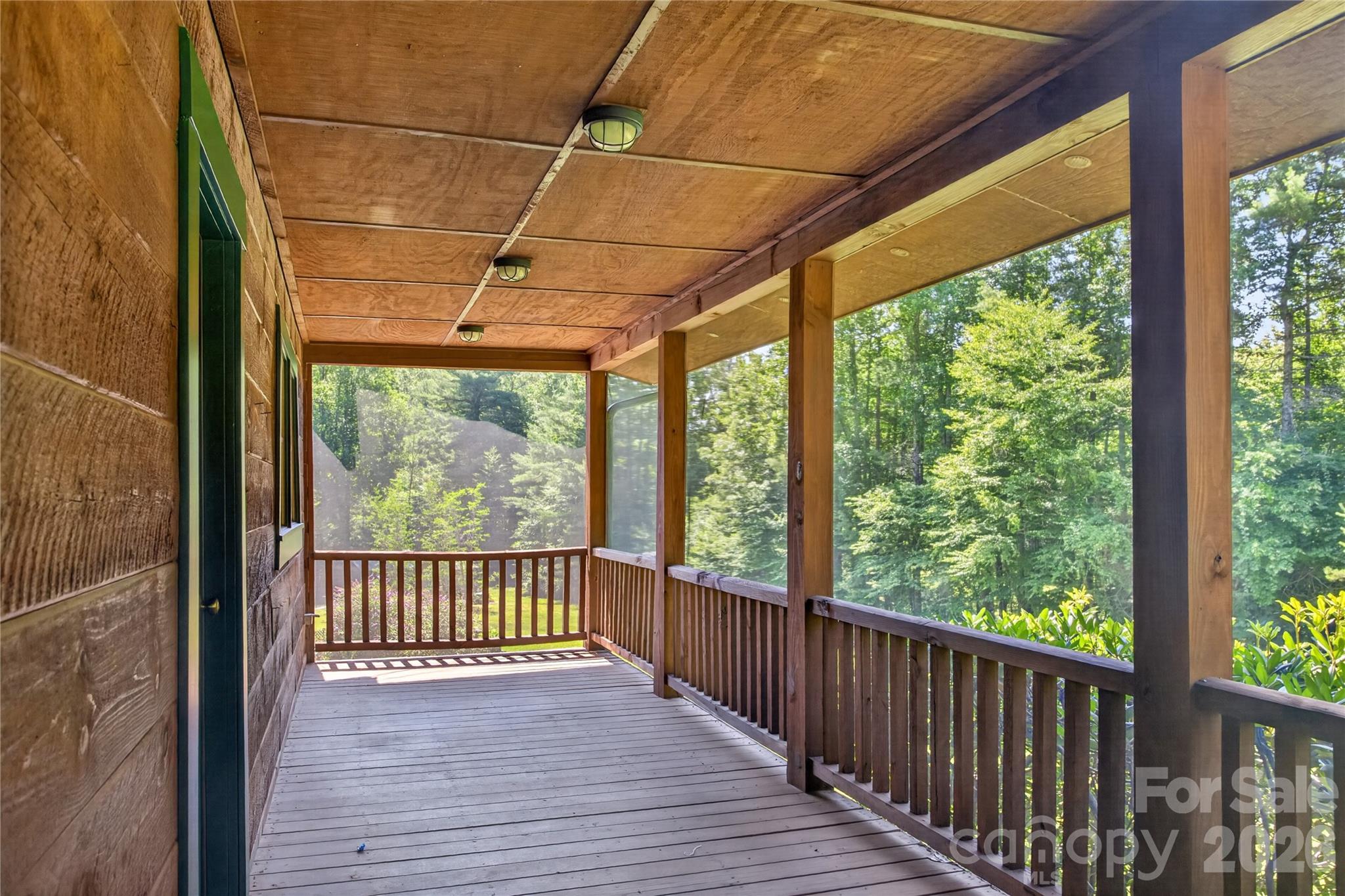 335 Whites Lake Boulevard — Saluda