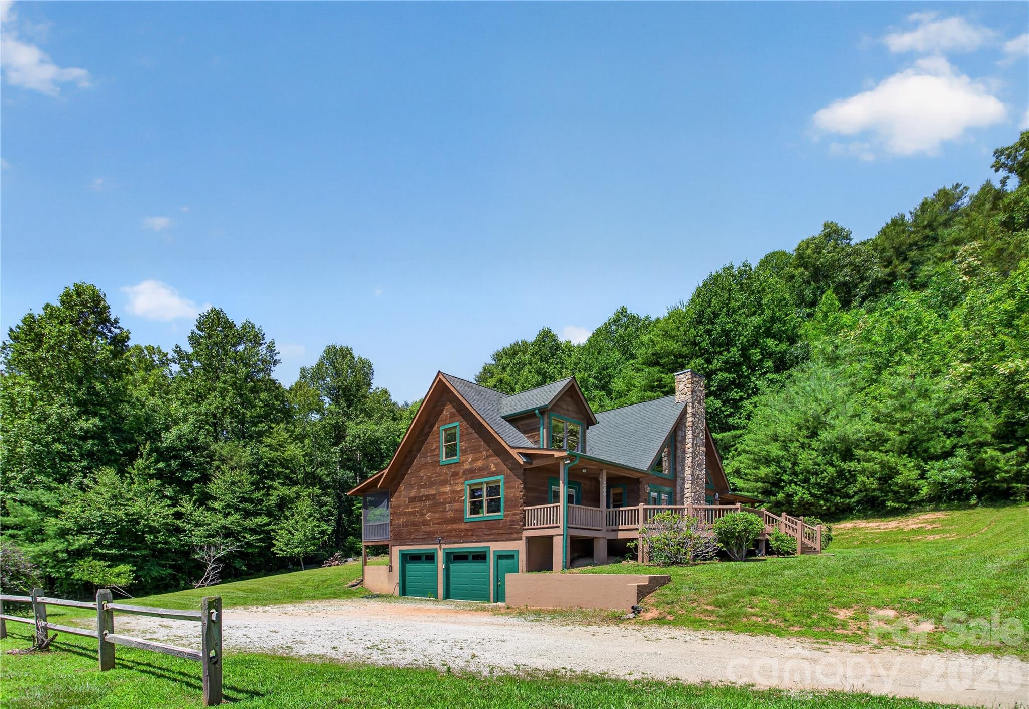 335 Whites Lake Boulevard — Saluda