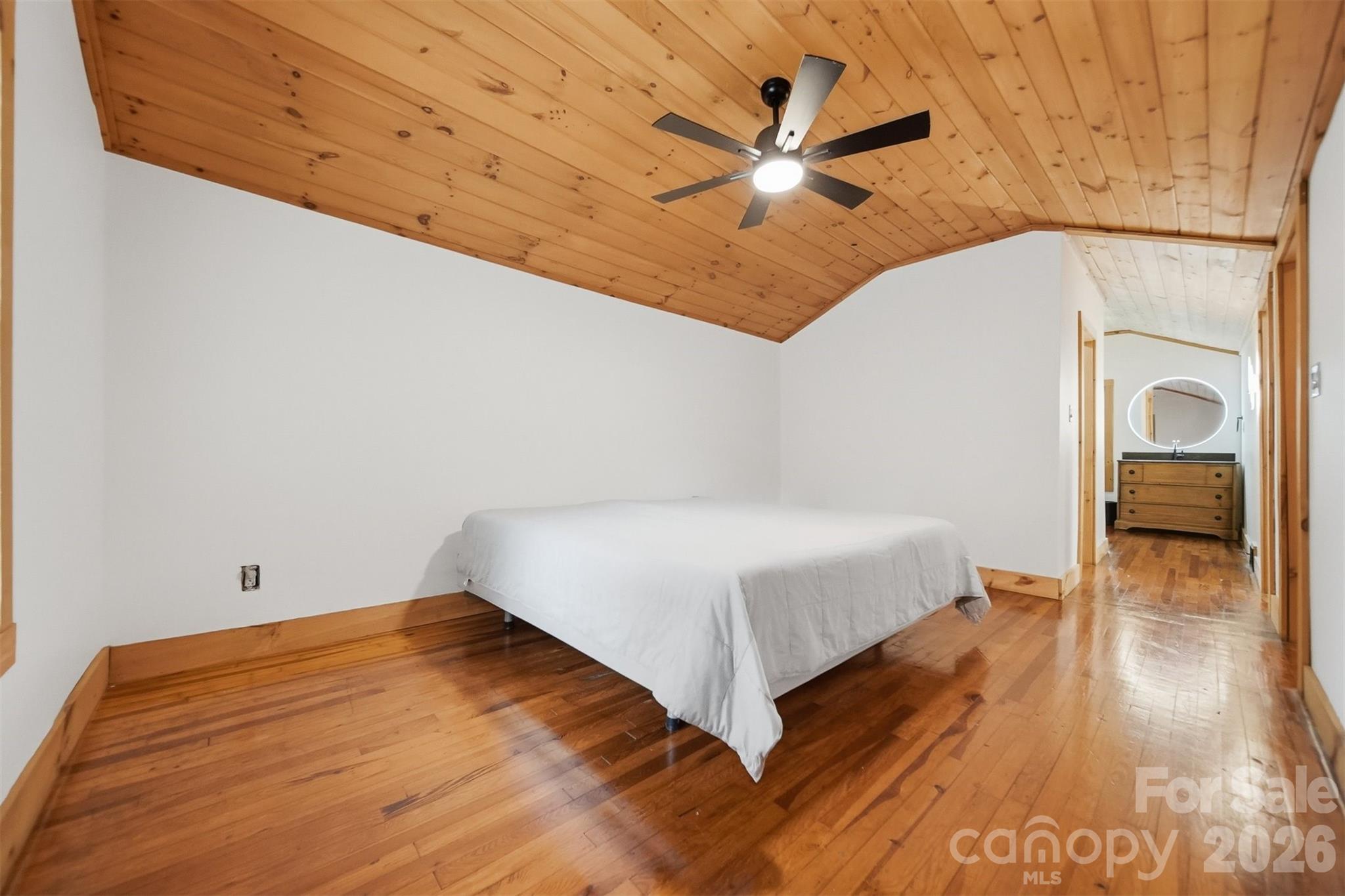 418 Arlington Circle NW — Lenoir