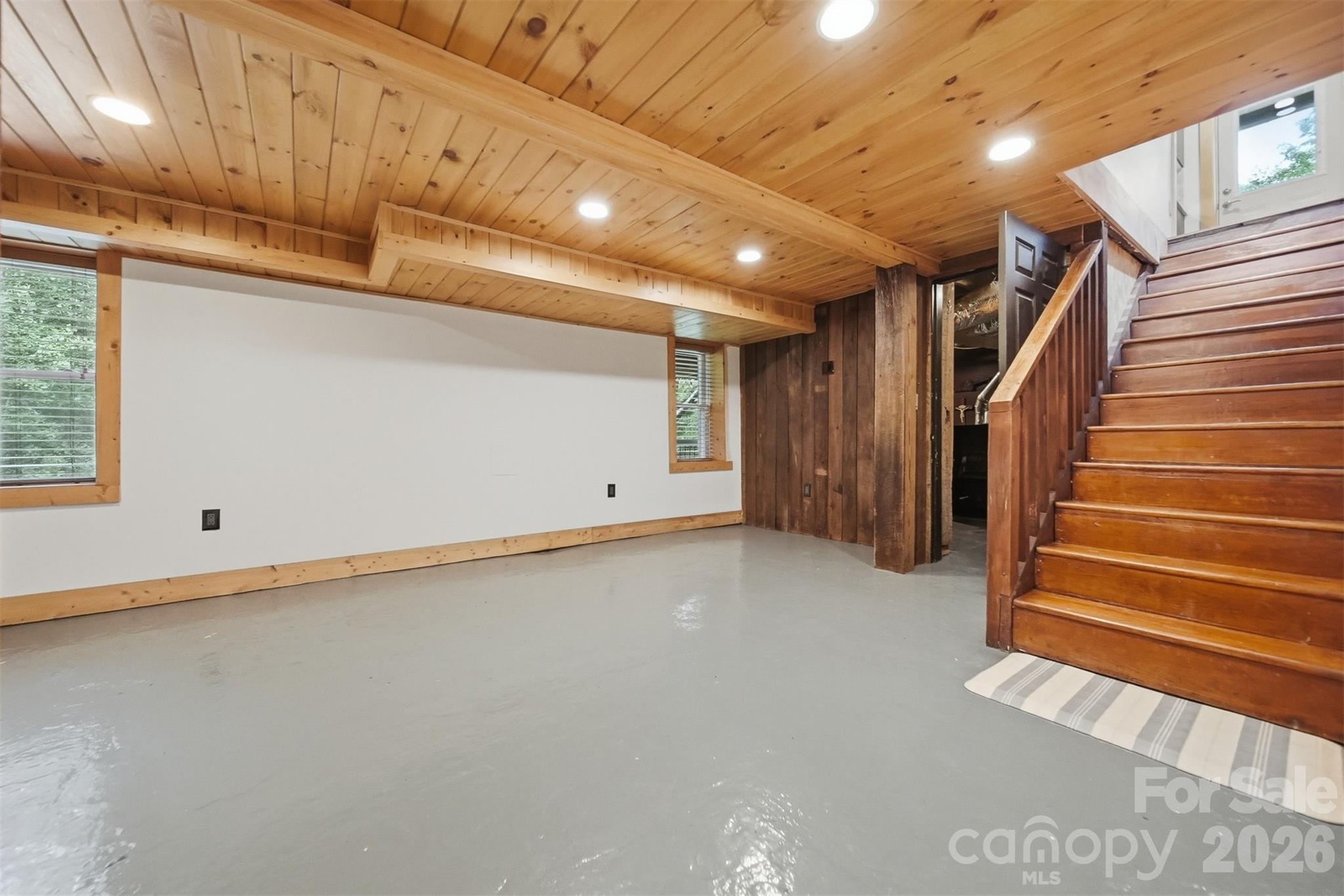 418 Arlington Circle NW — Lenoir