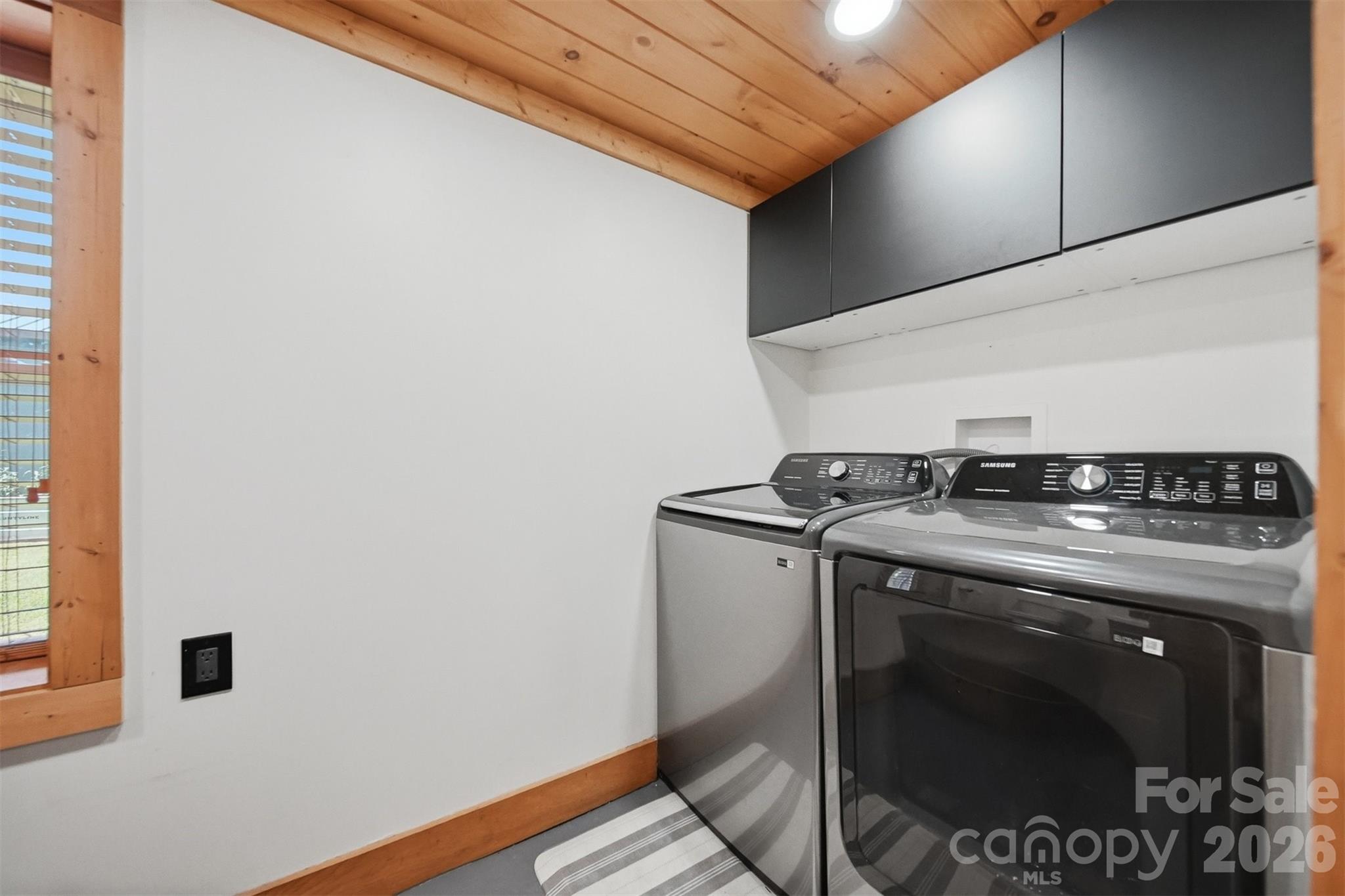418 Arlington Circle NW — Lenoir