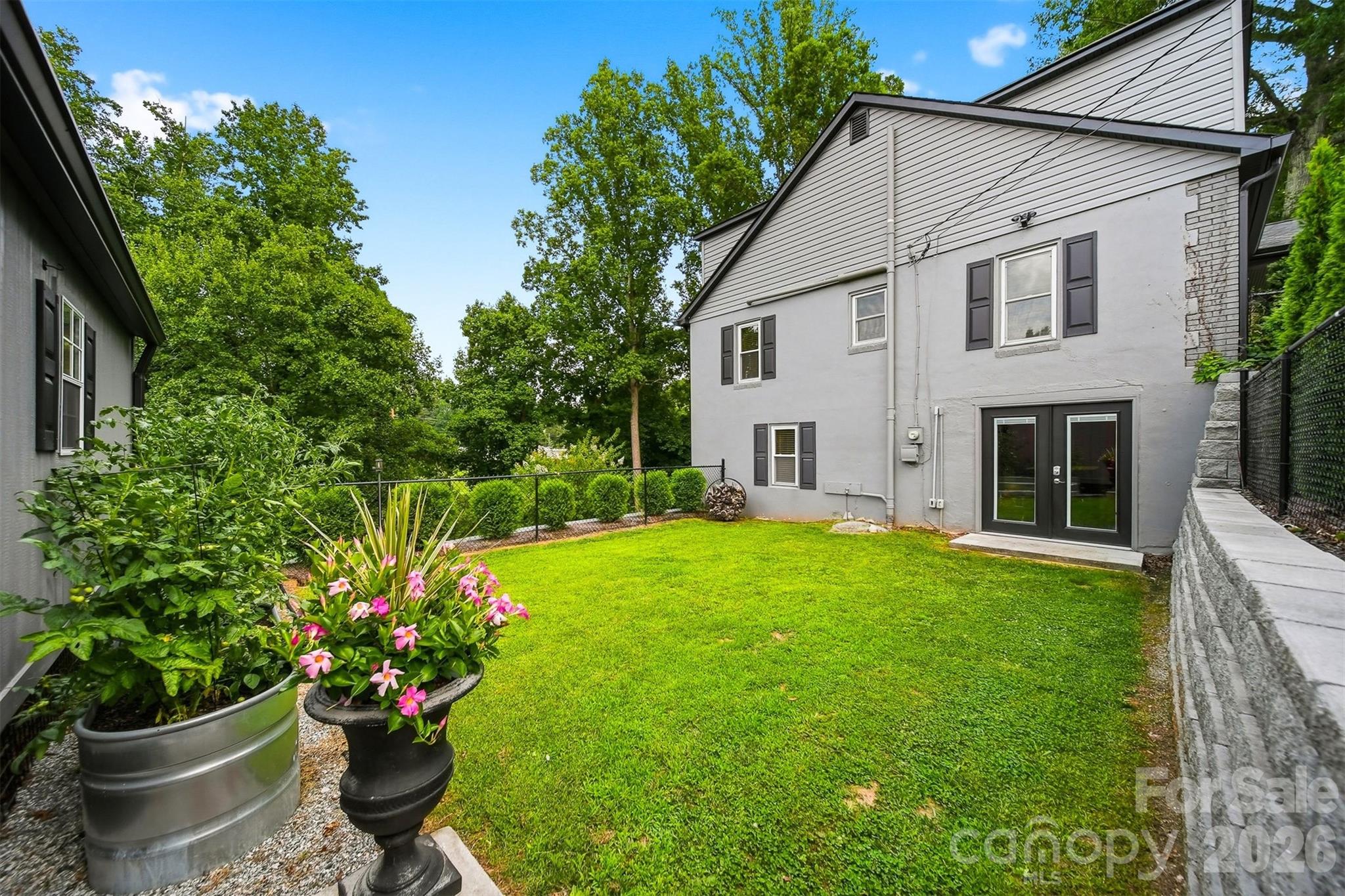 418 Arlington Circle NW — Lenoir