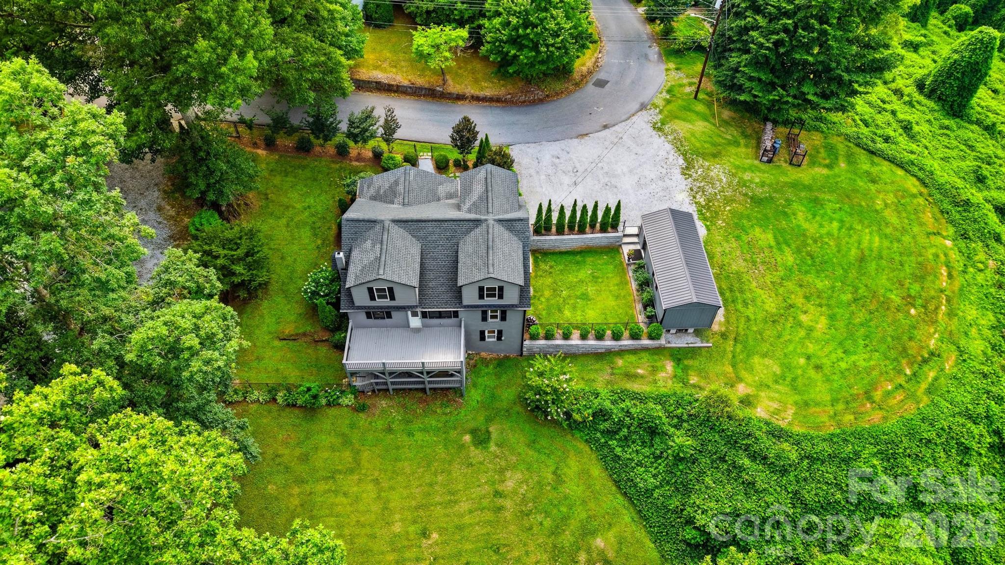418 Arlington Circle NW — Lenoir
