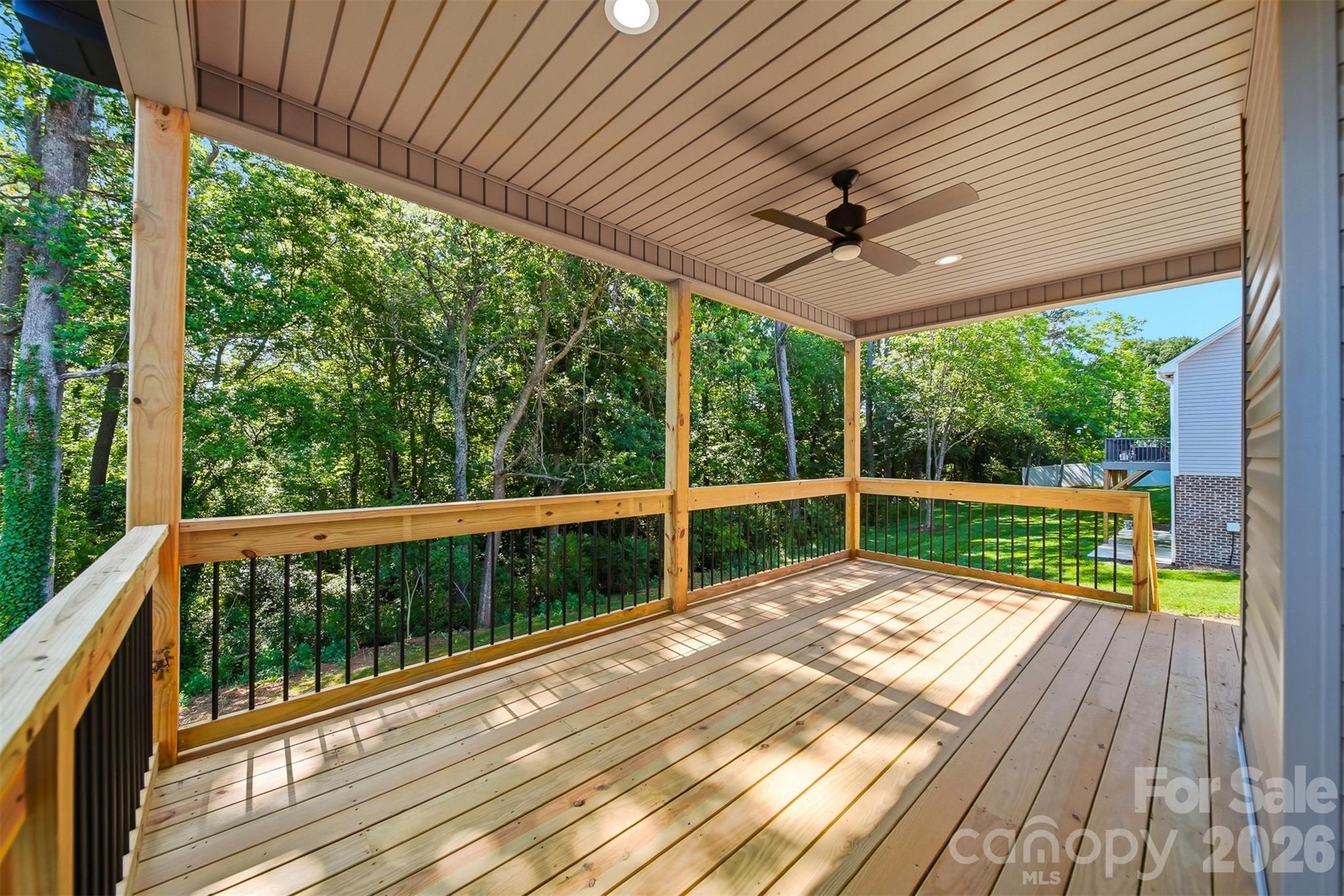 1917 Skyfall Lane — Hickory