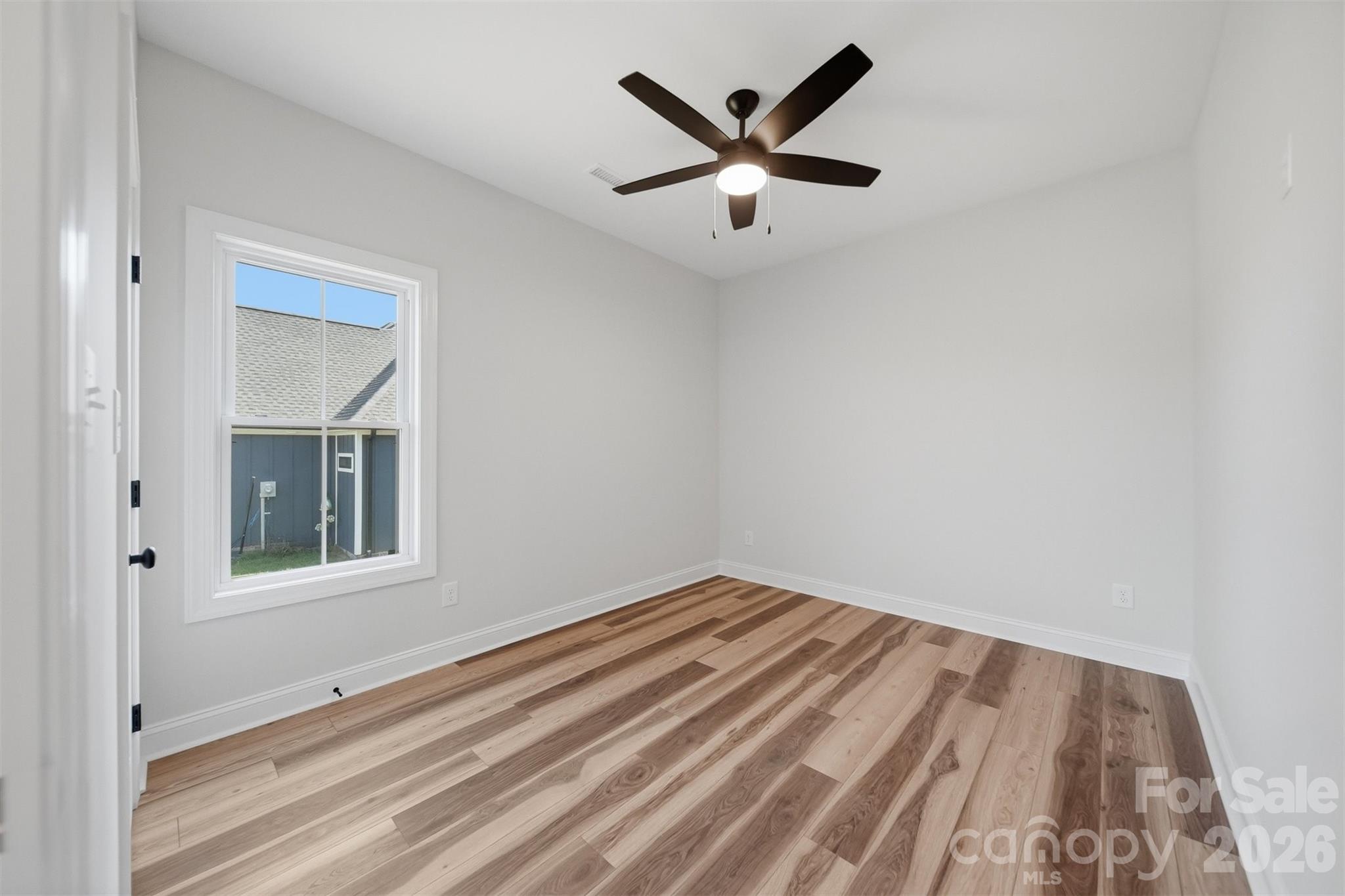 1917 Skyfall Lane — Hickory