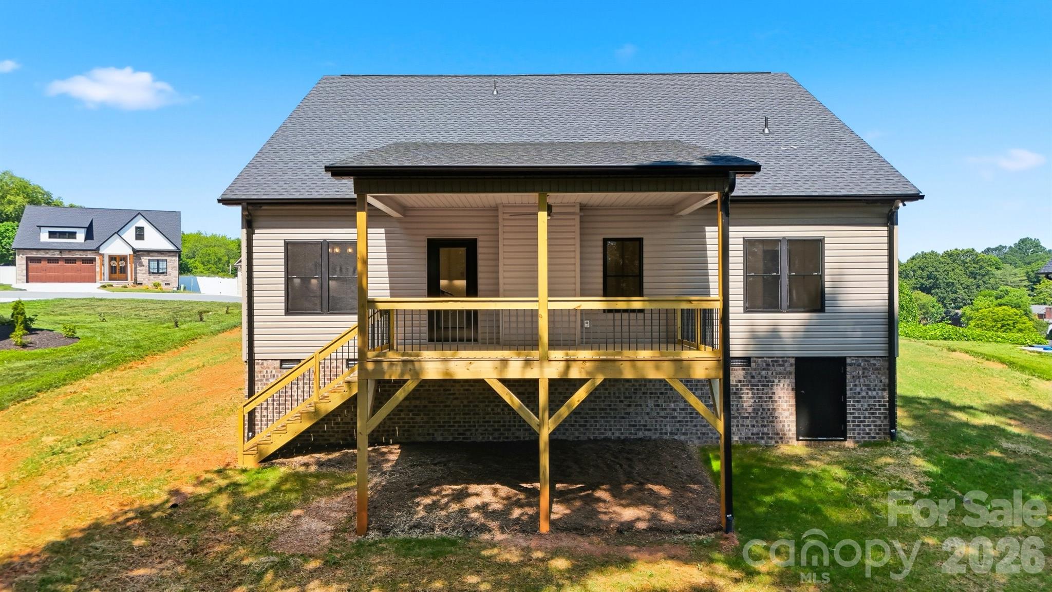 1917 Skyfall Lane — Hickory