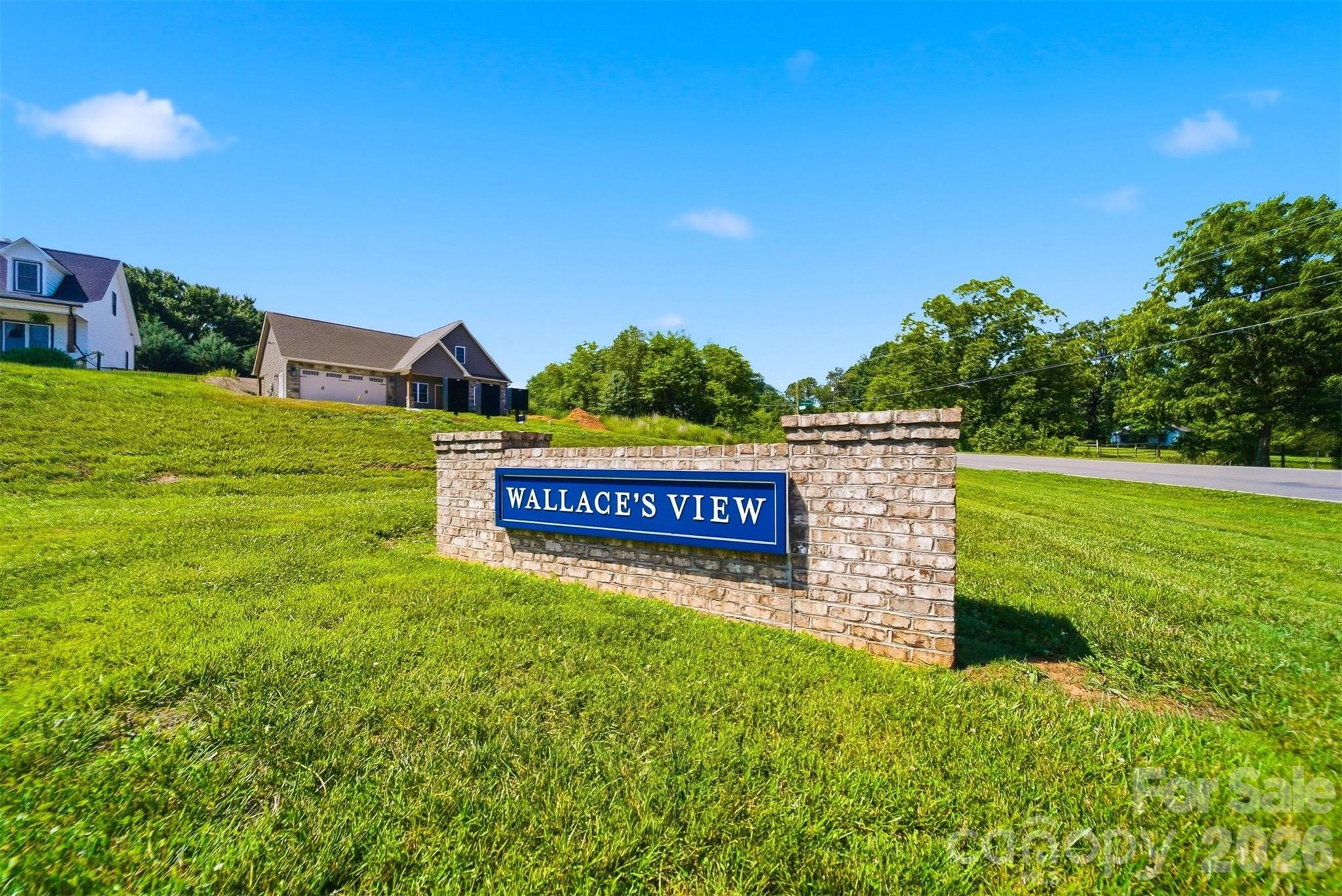 1917 Skyfall Lane — Hickory