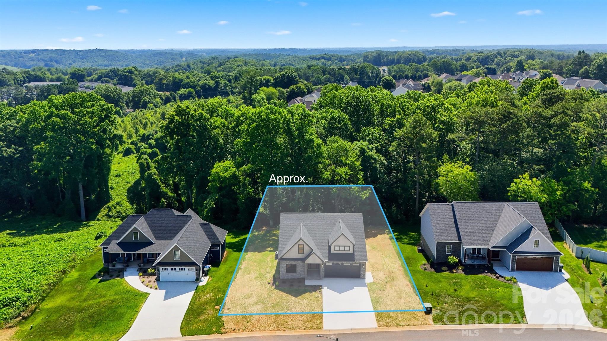 1917 Skyfall Lane — Hickory