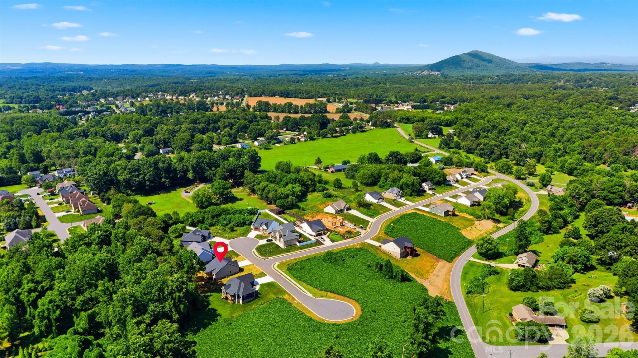 1917 Skyfall Lane — Hickory
