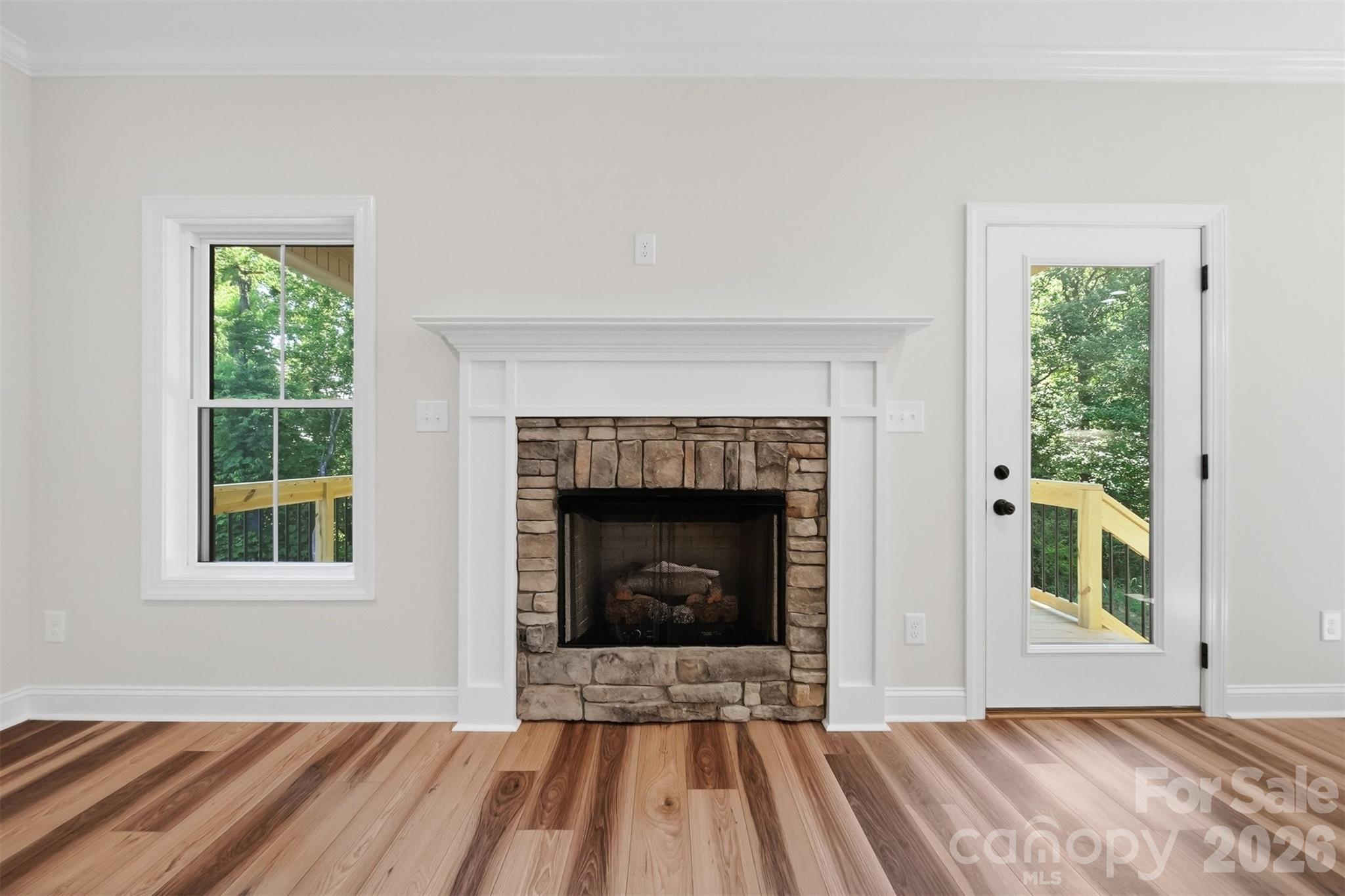 1917 Skyfall Lane — Hickory
